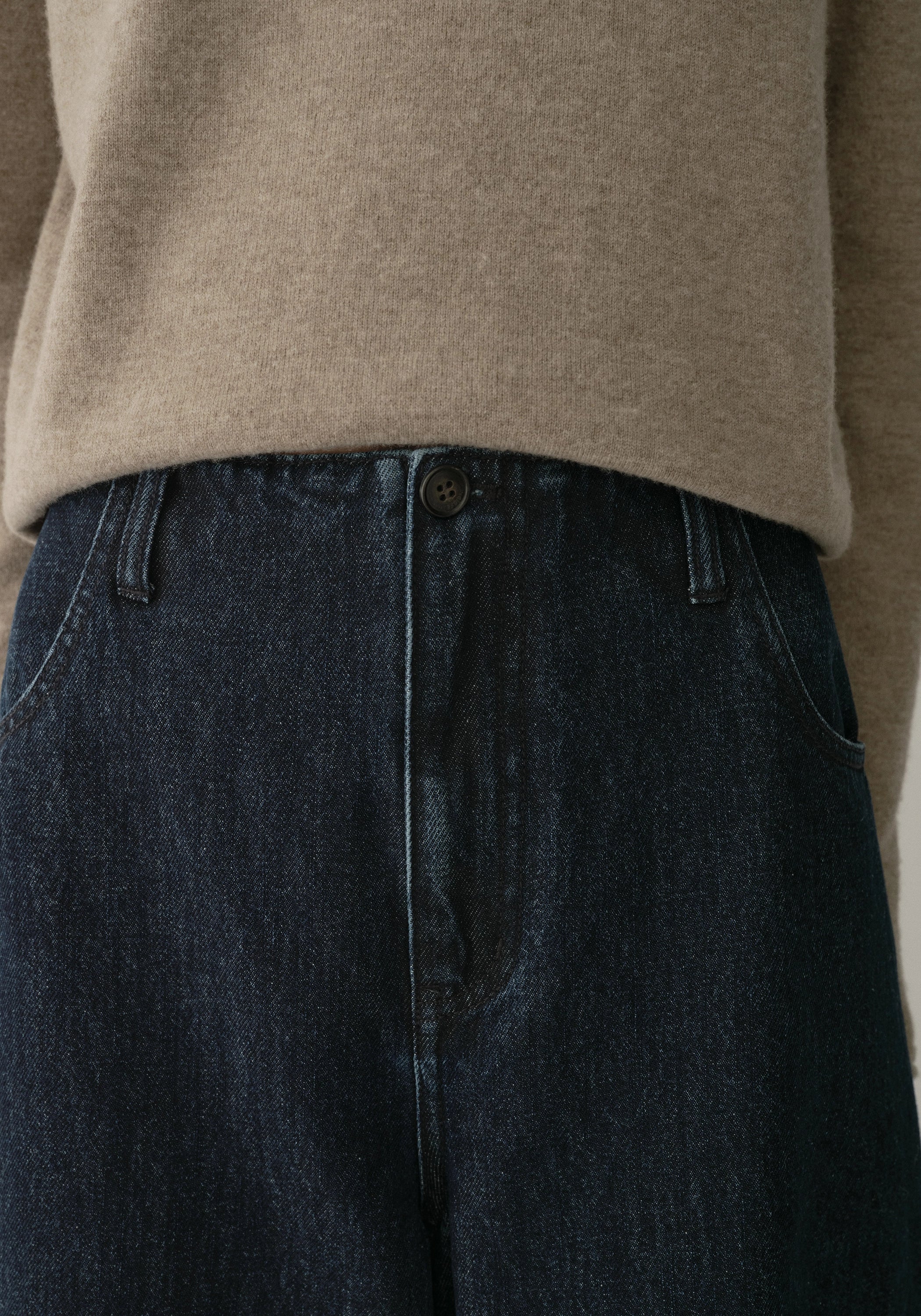Retro Curved Jeans - Image 10