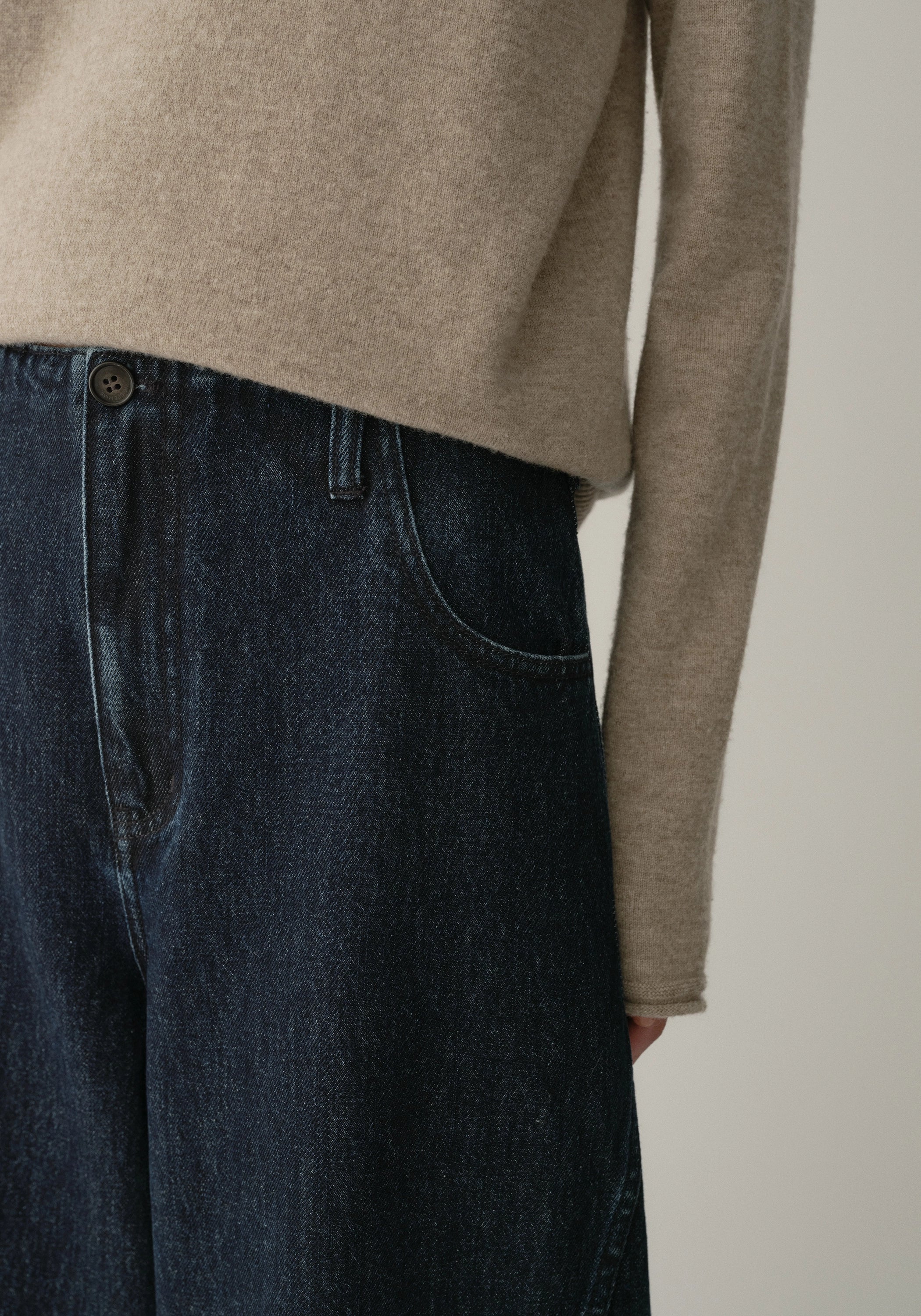 Retro Curved Jeans - Image 12