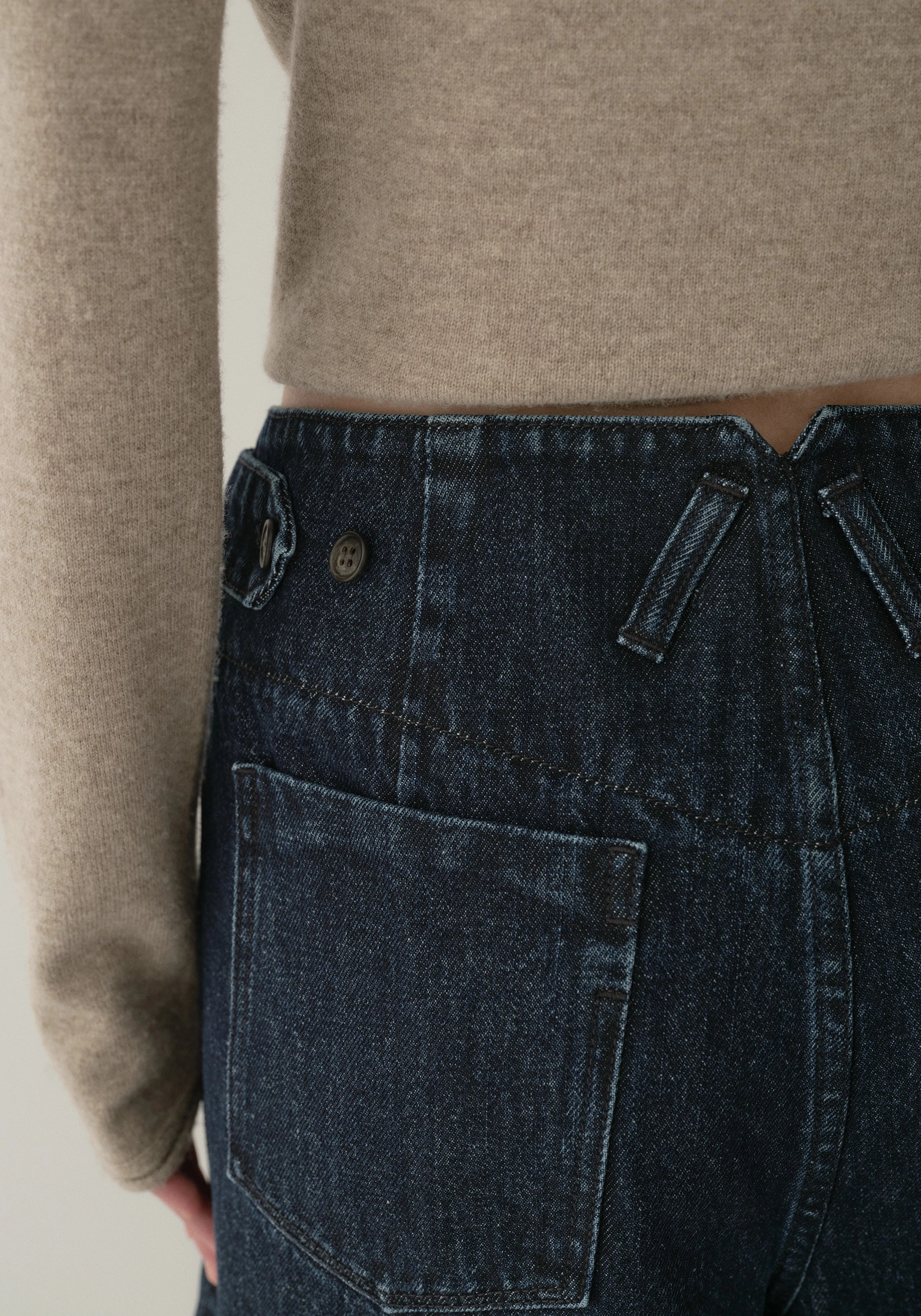 Retro Curved Jeans - Image 13