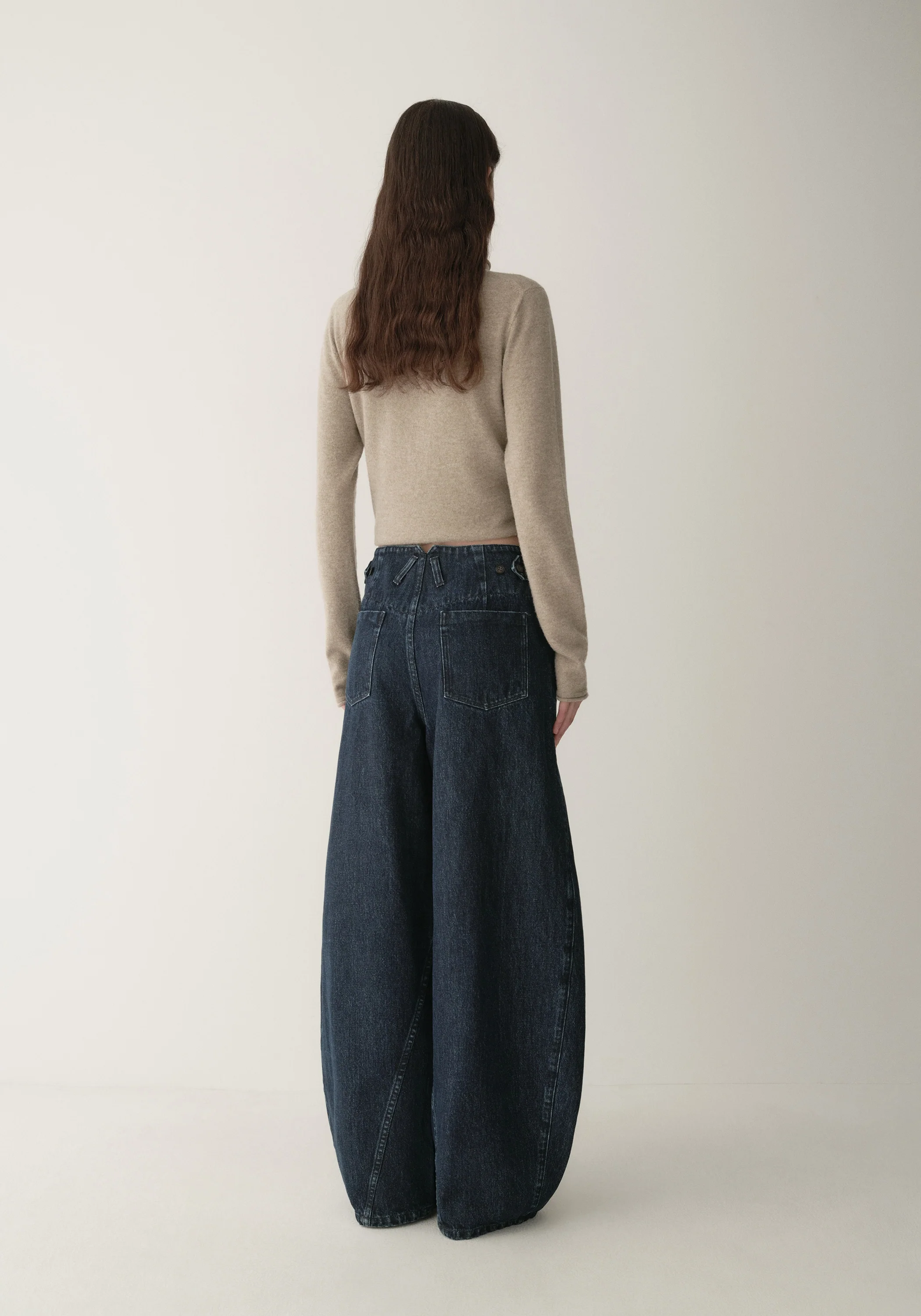 Retro Curved Jeans - Image 6