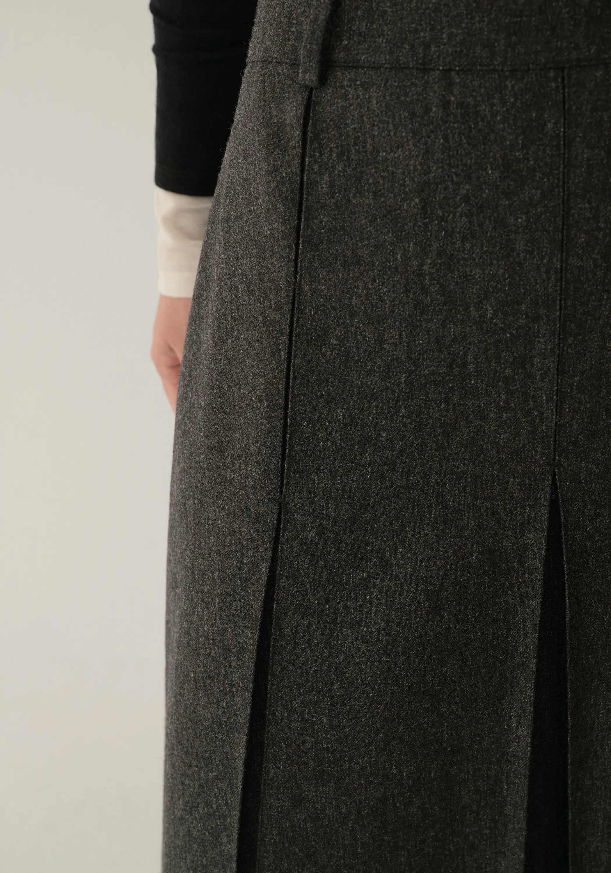 Two-way A-line Wool Skirt - Image 11