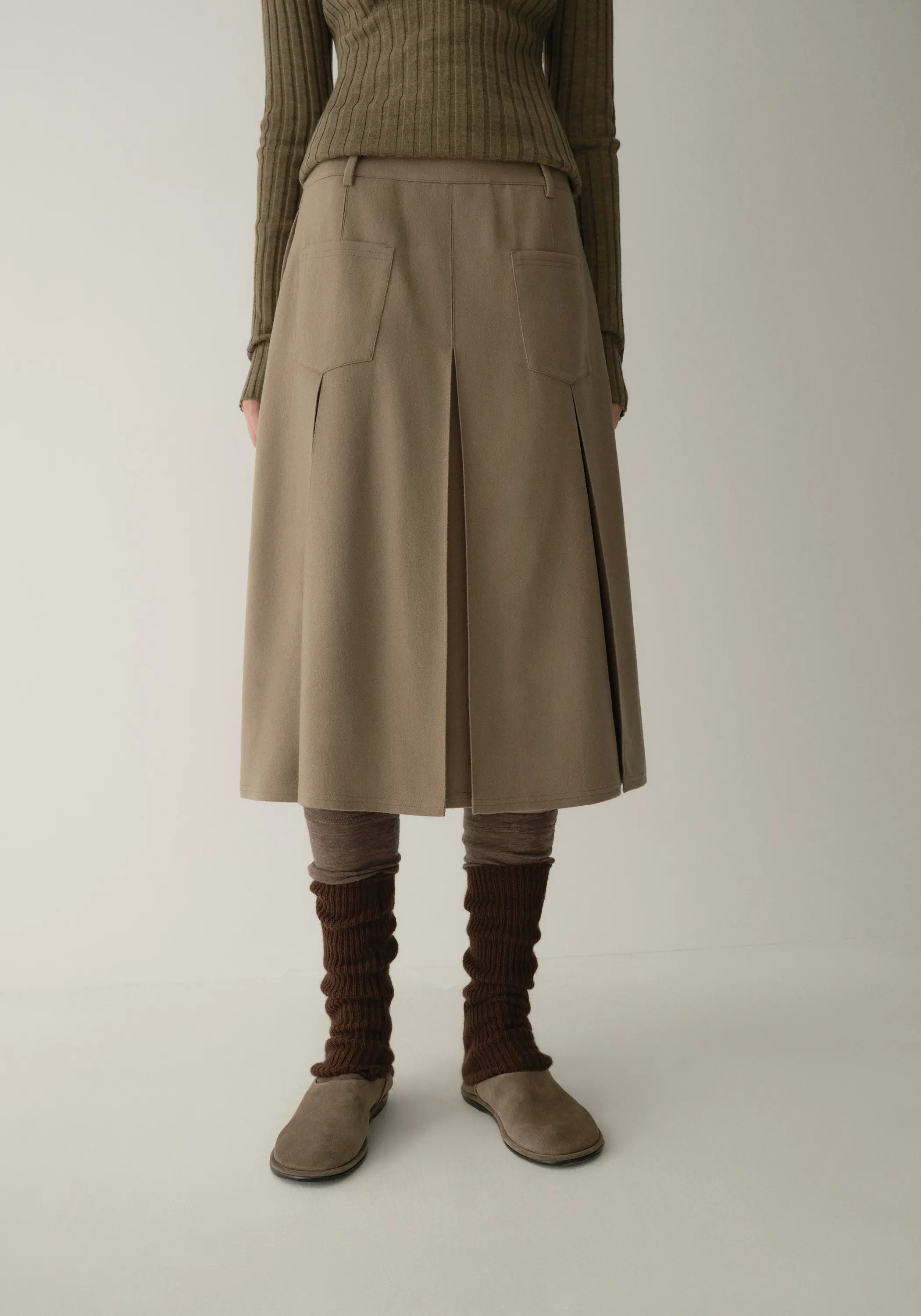 Two-way A-line Wool Skirt - Image 20