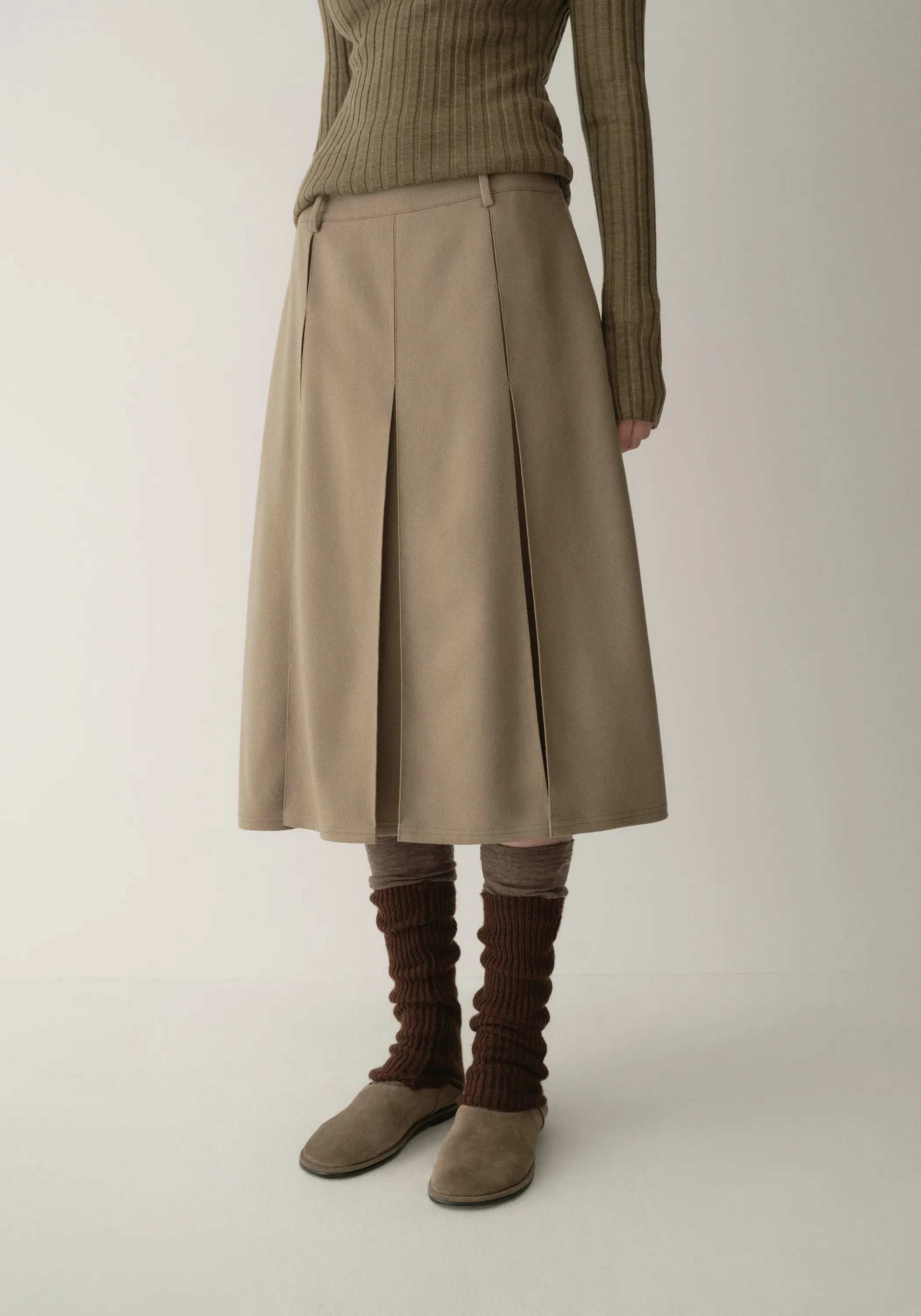 Two-way A-line Wool Skirt - Image 21