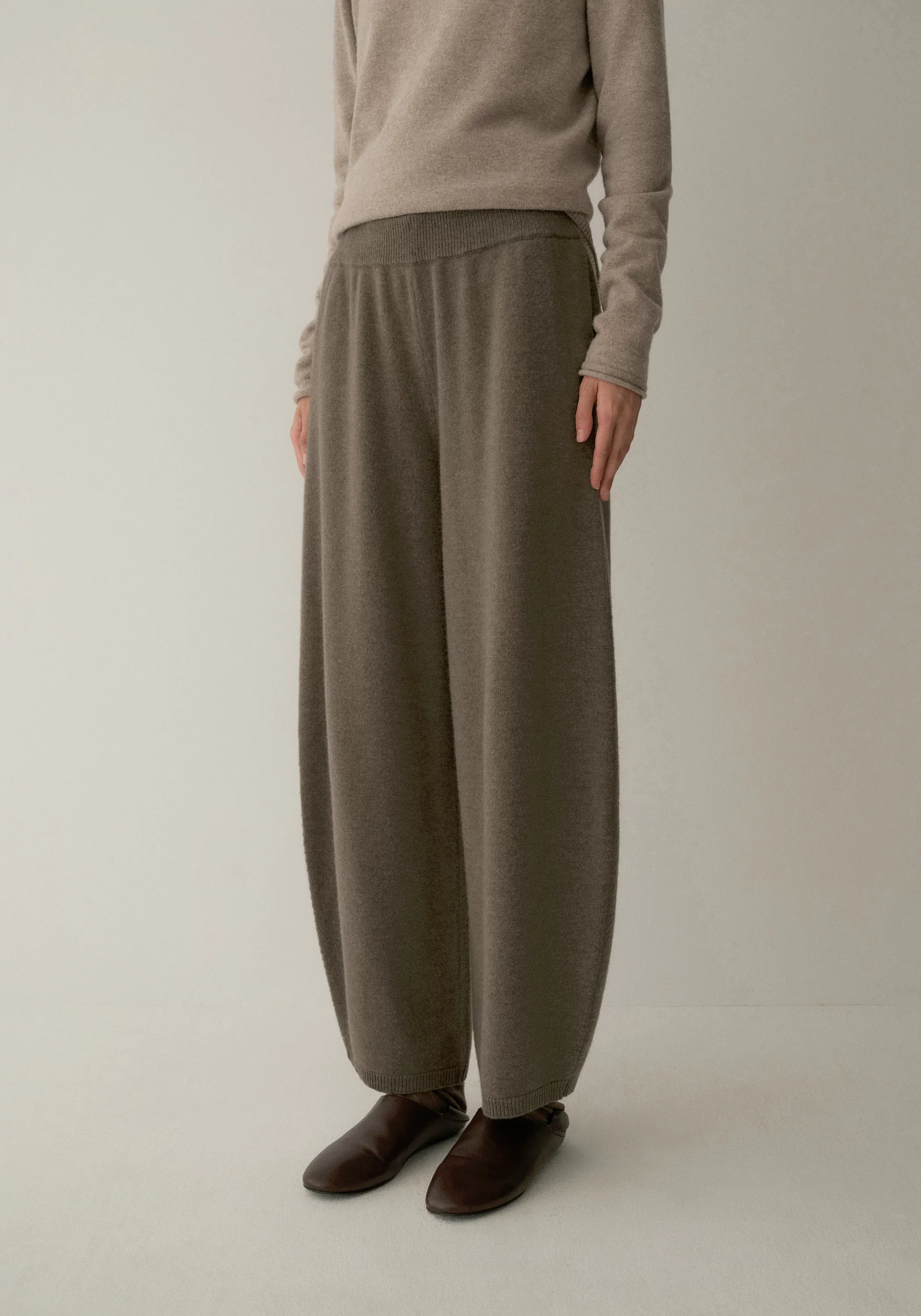 Elastic-waist Cropped Wool Pants - Image 6