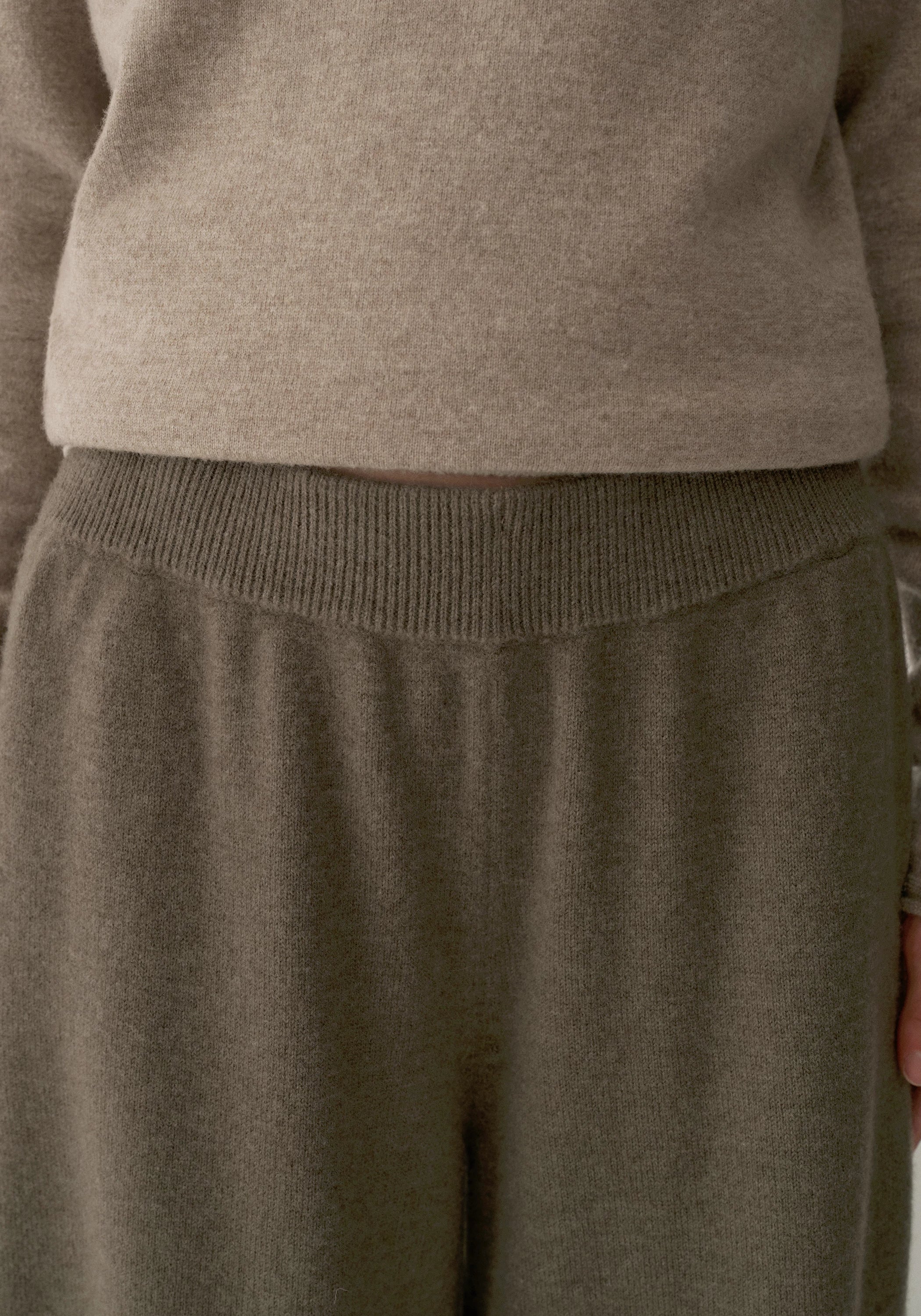 Elastic-waist Cropped Wool Pants - Image 7