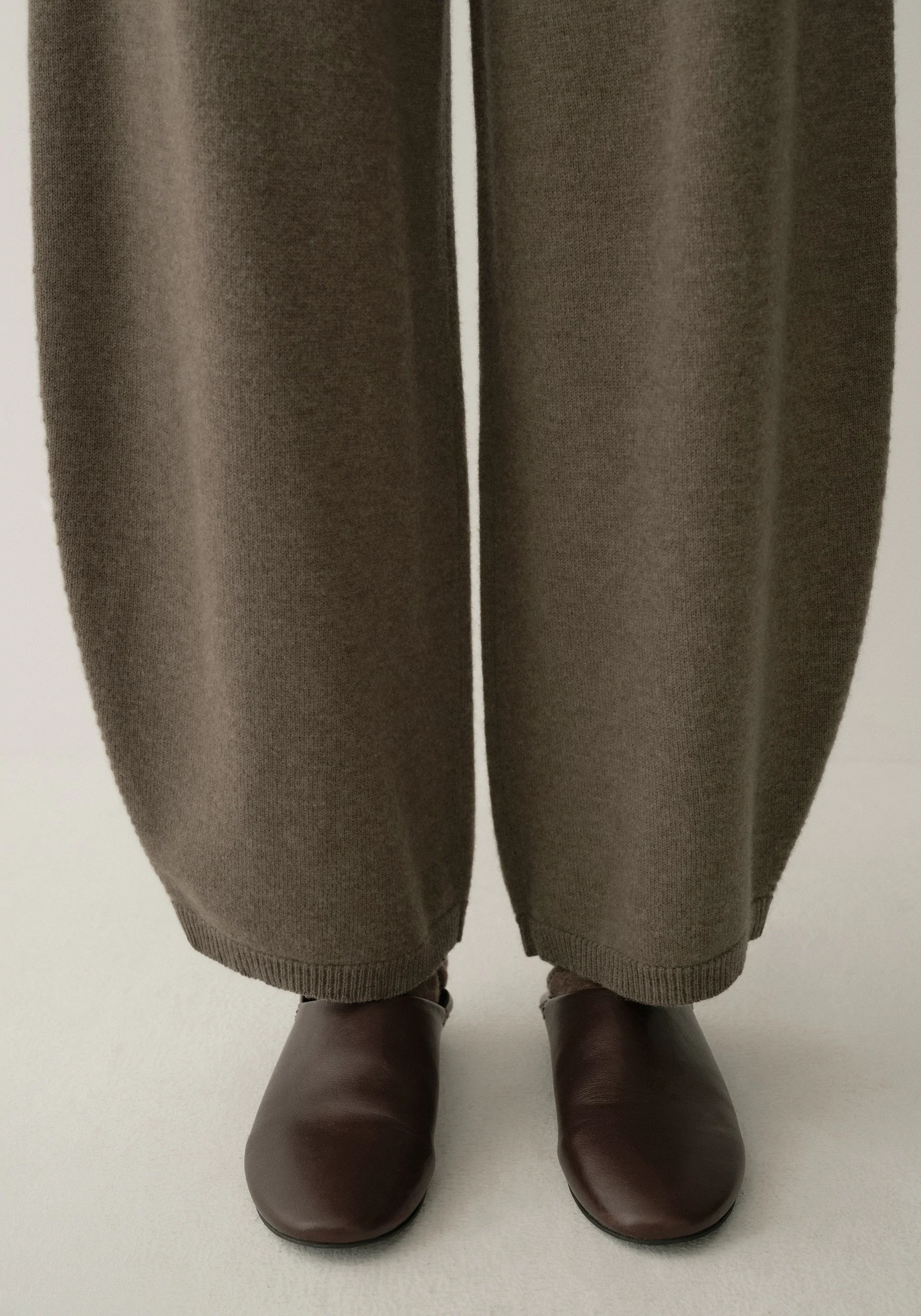 Elastic-waist Cropped Wool Pants - Image 8