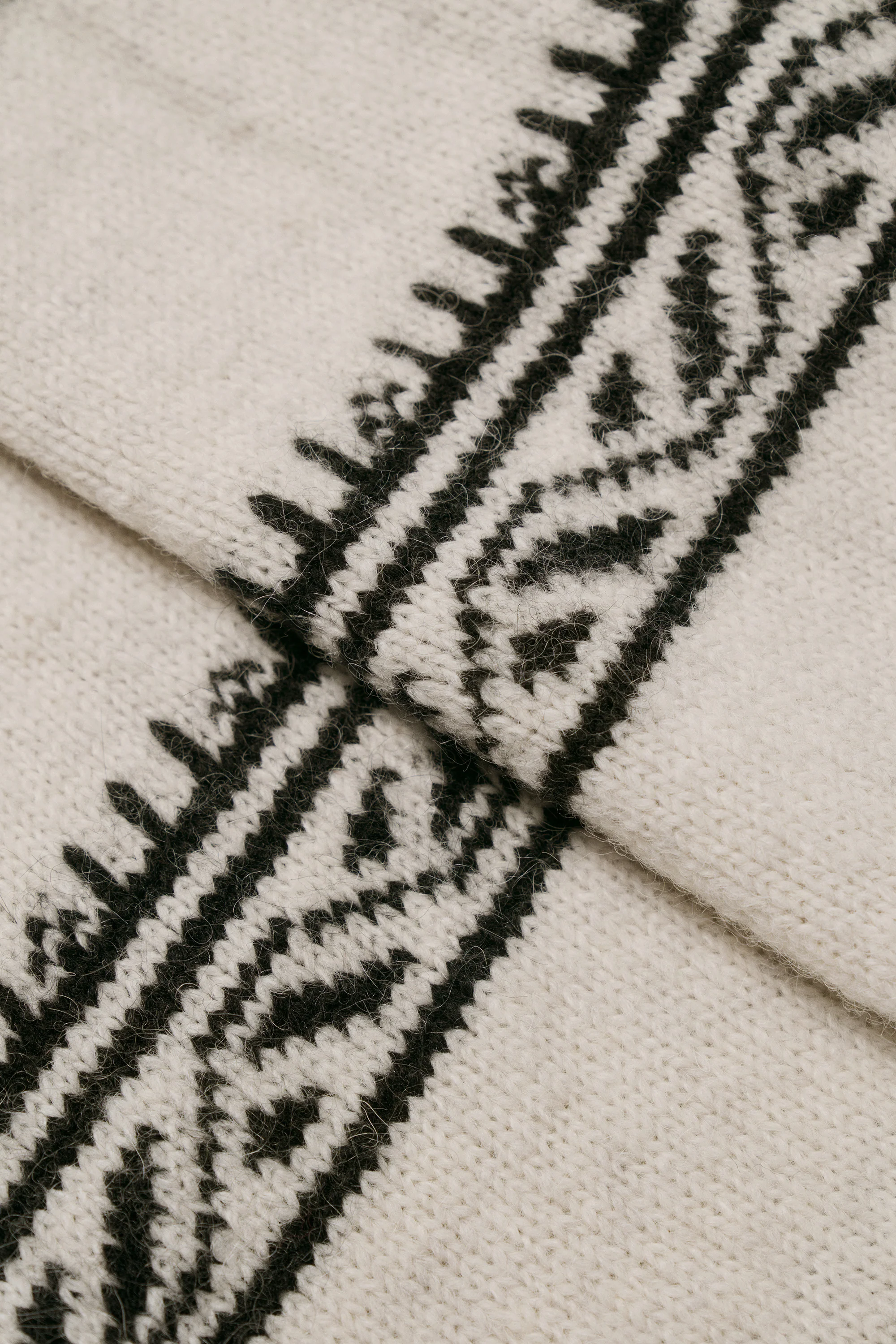 Micro-cocoon Fair Isle Knit Cardigan - Image 14
