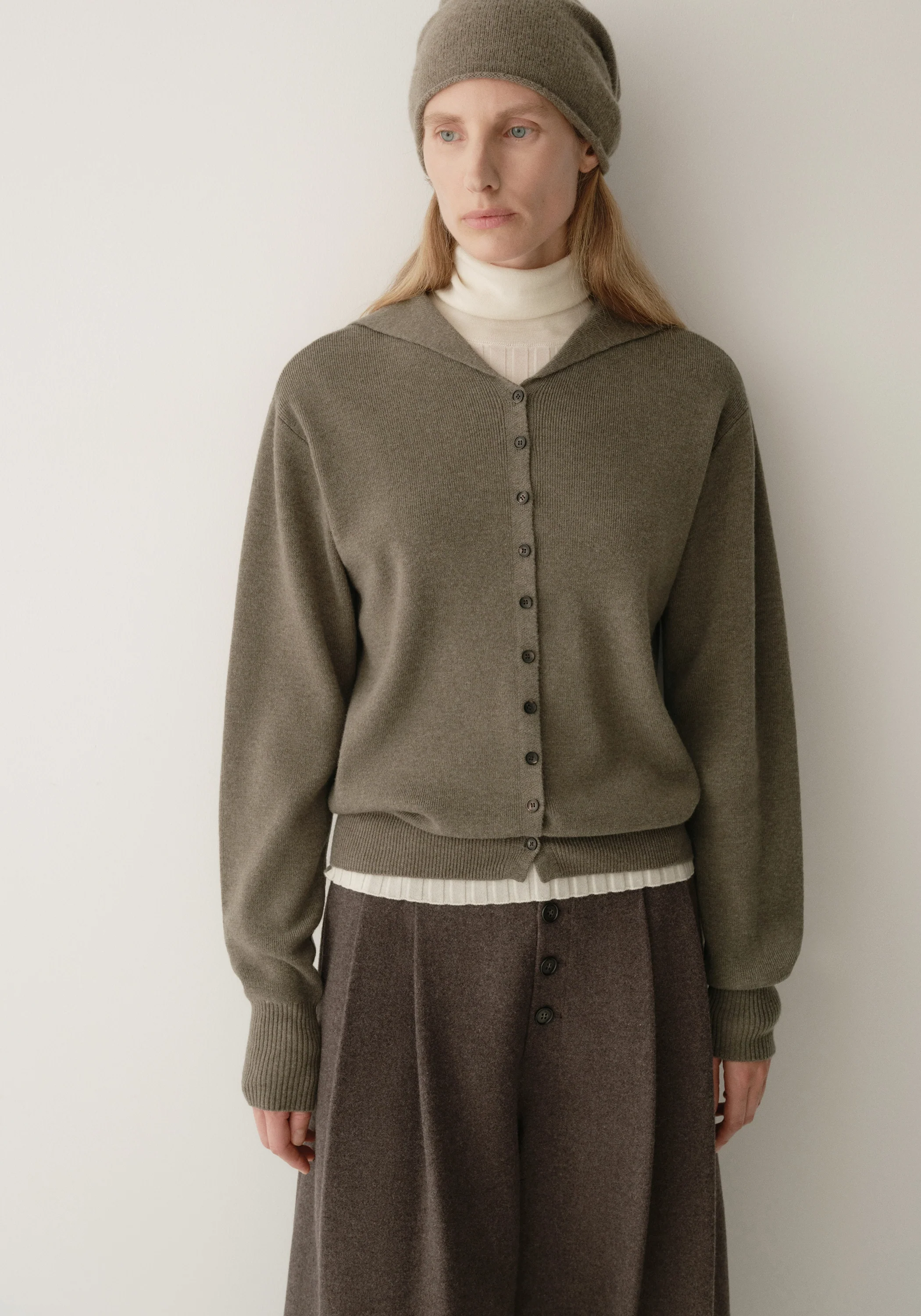 Merino Wool Navy-collar Cardigan - Image 12