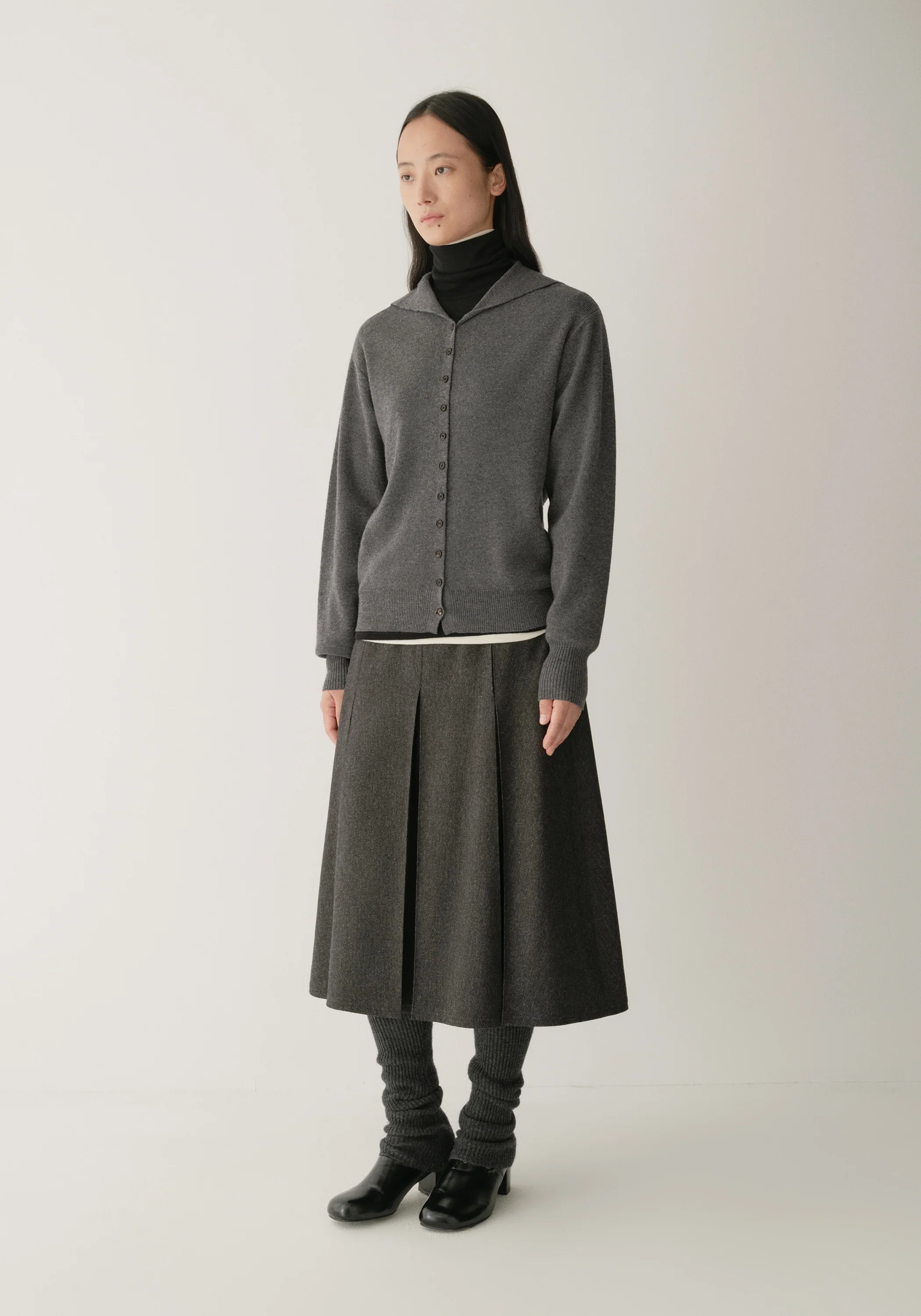 Merino Wool Navy-collar Cardigan - Image 15