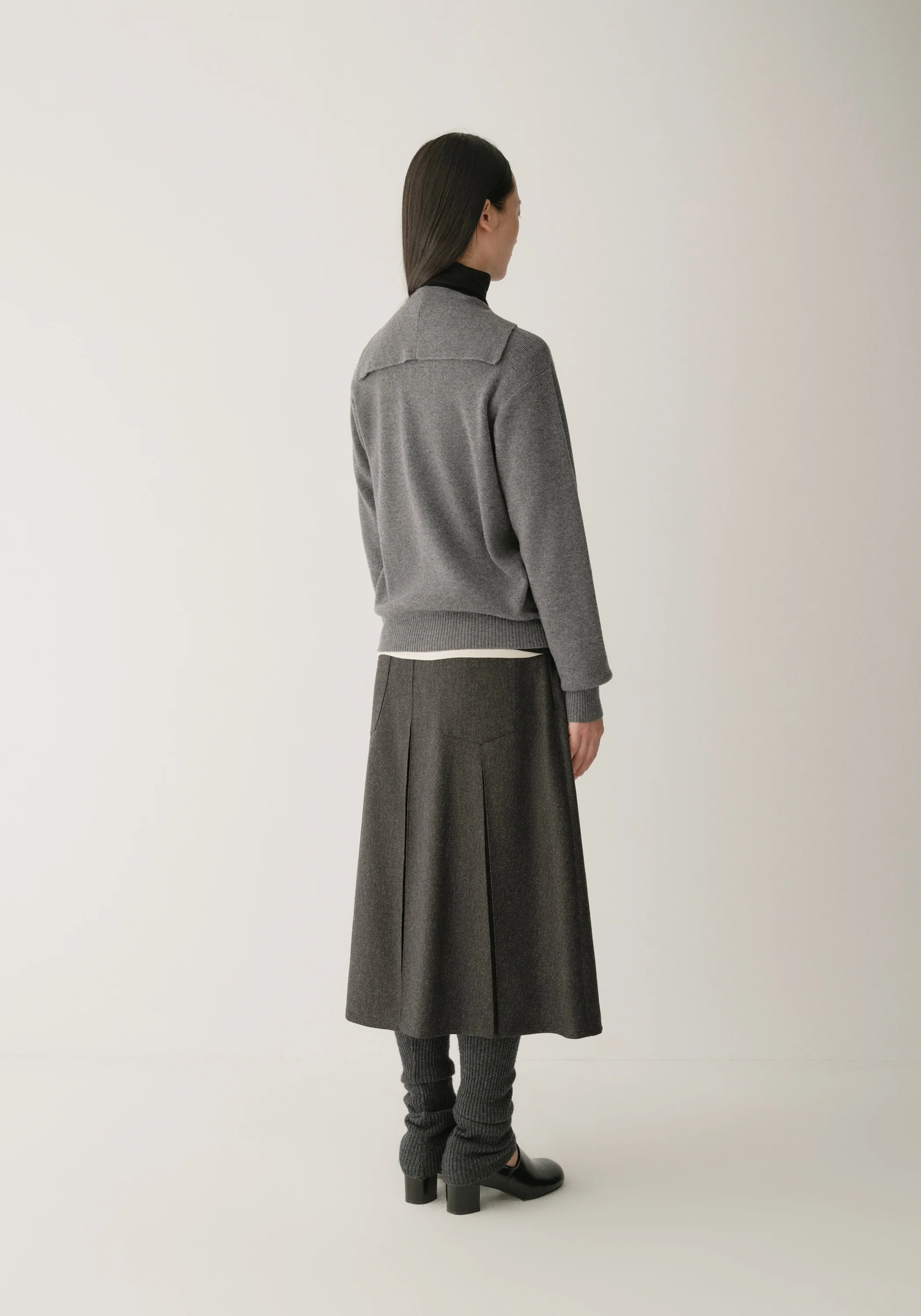 Merino Wool Navy-collar Cardigan - Image 16