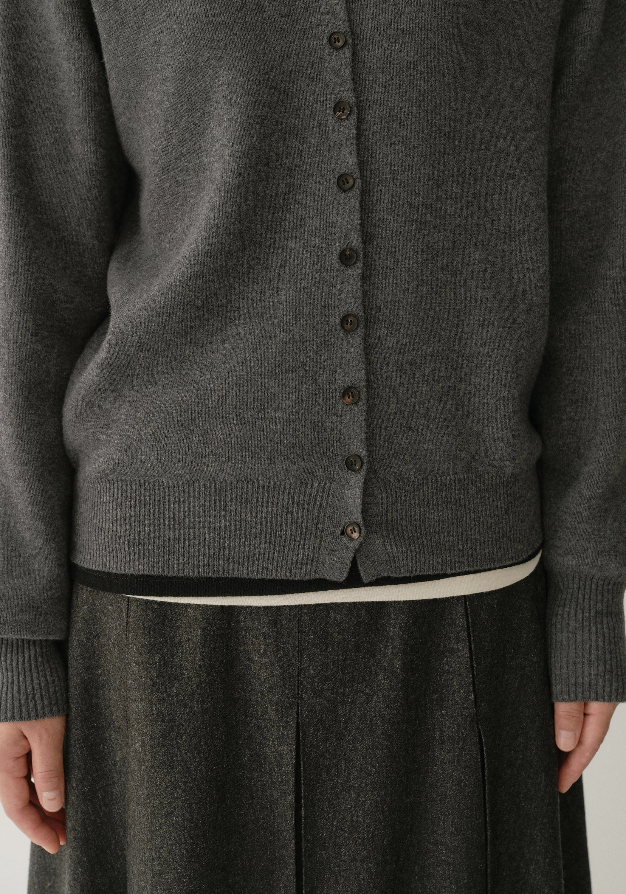 Merino Wool Navy-collar Cardigan - Image 19