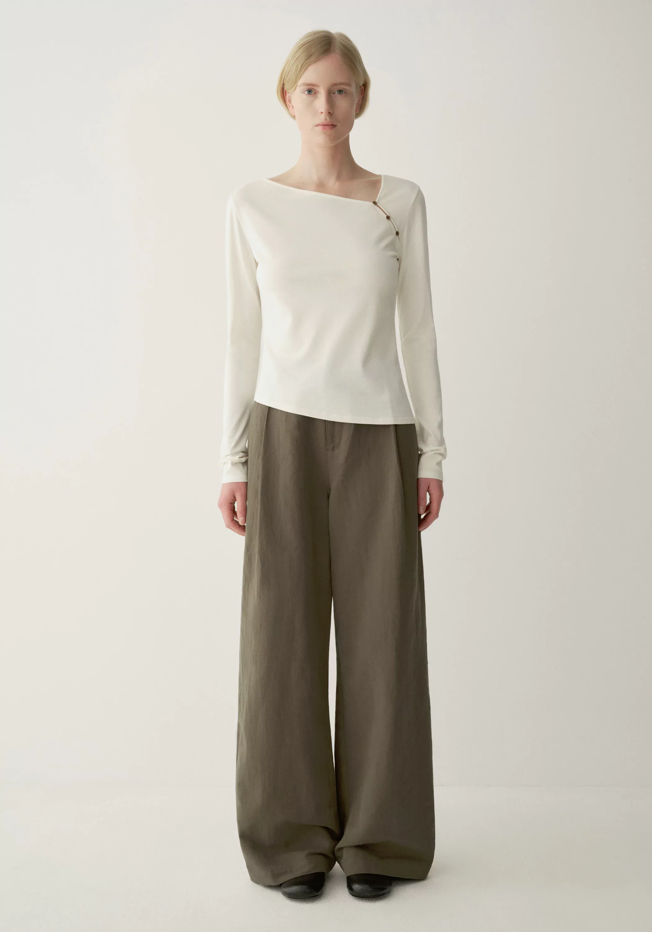 Asymmetric Long-sleeve T-shirt - Image 11