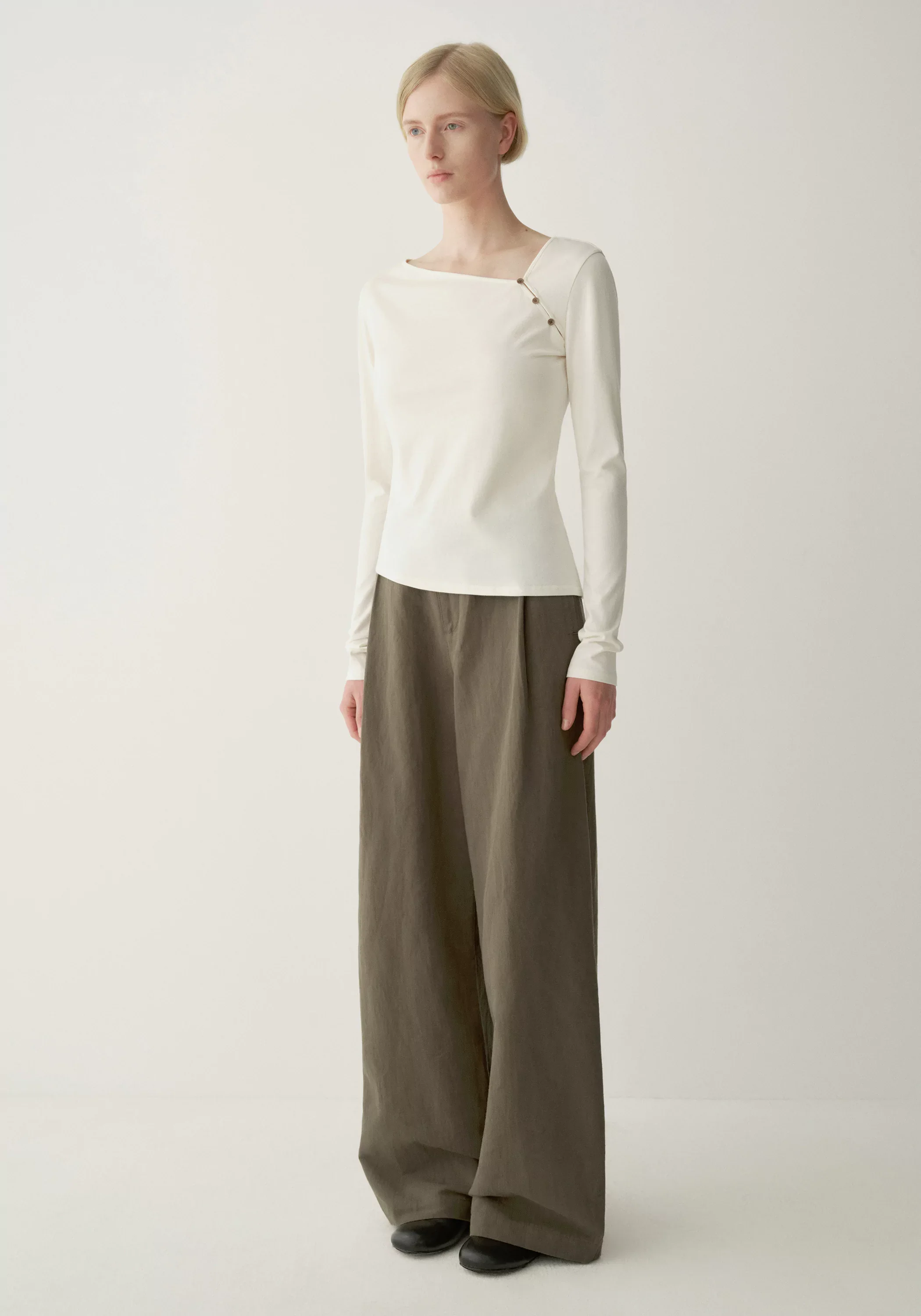 Asymmetric Long-sleeve T-shirt - Image 12