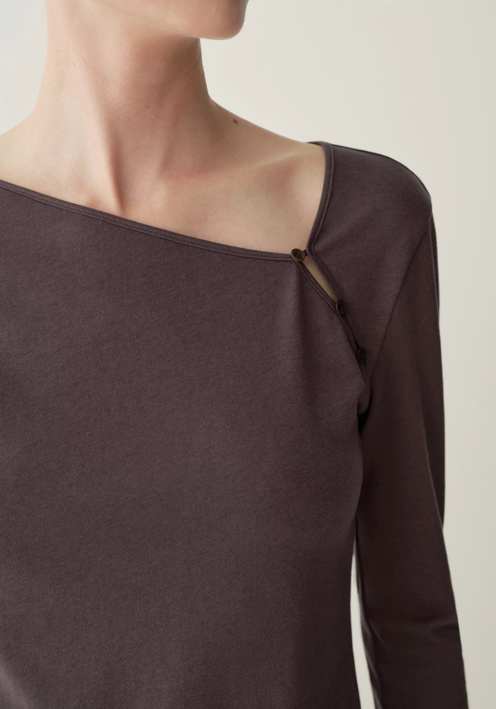 Asymmetric Long-sleeve T-shirt - Image 8