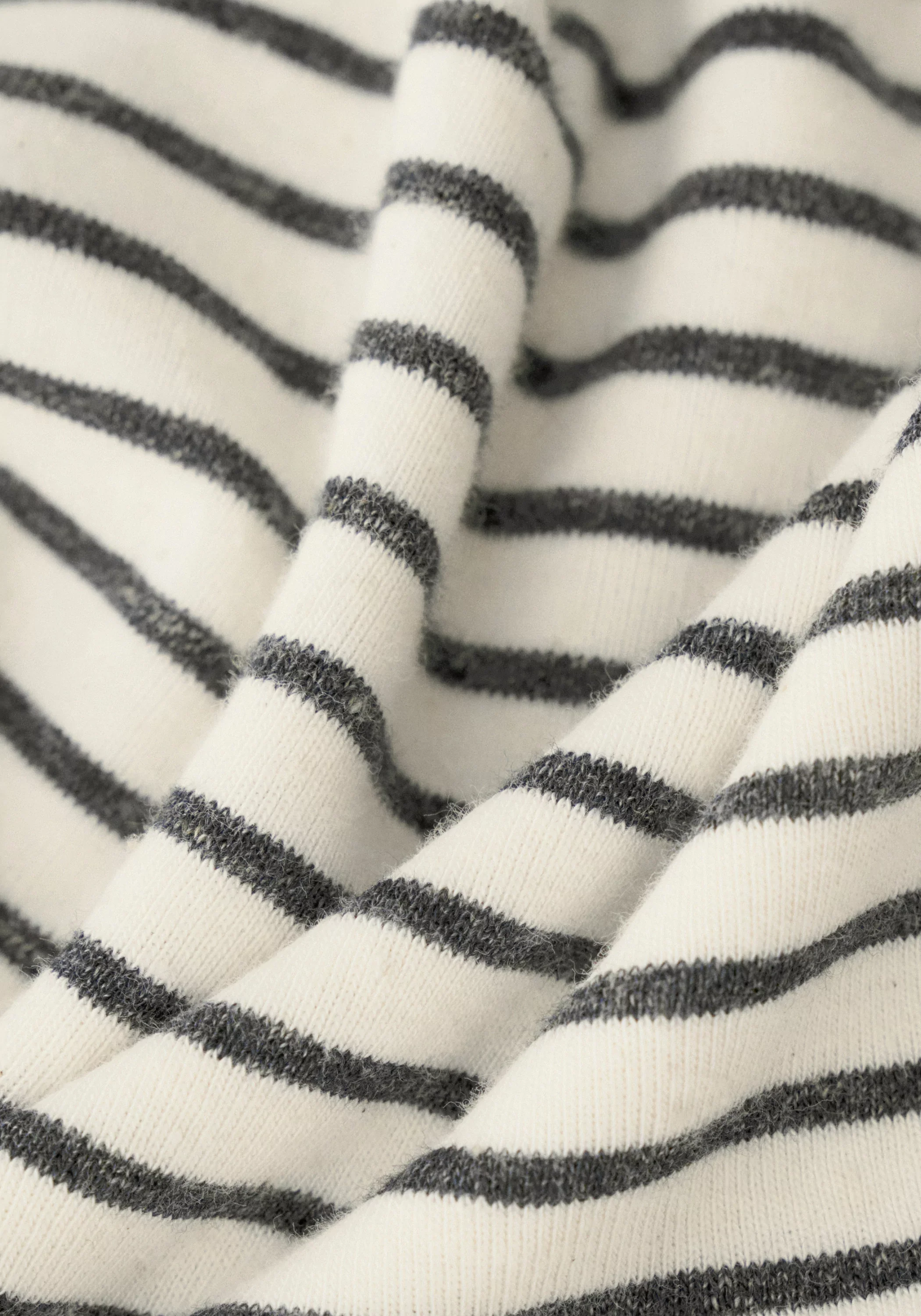Striped Long-sleeved T-shirt - Image 8