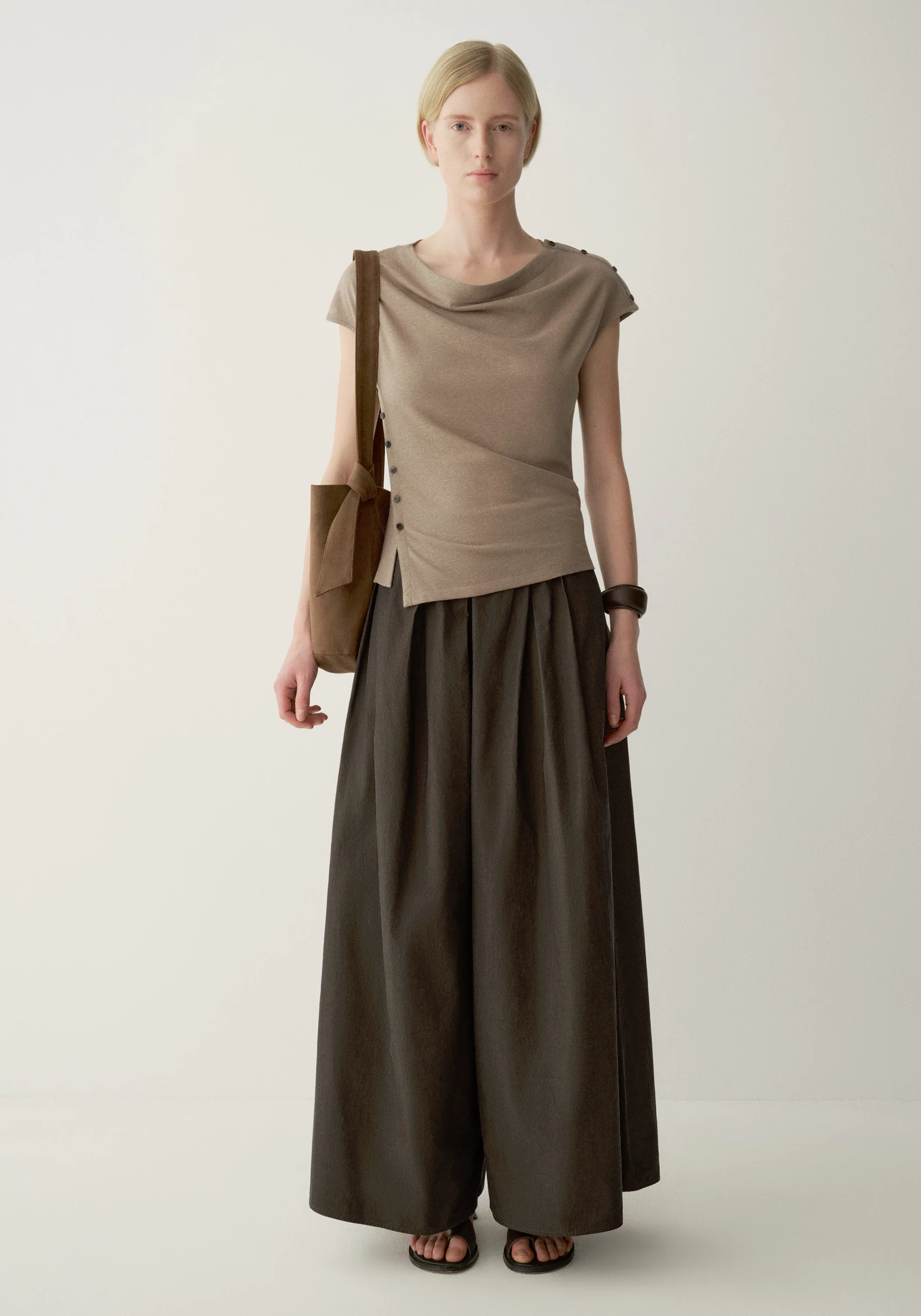 Side-slit T-shirt - Image 3