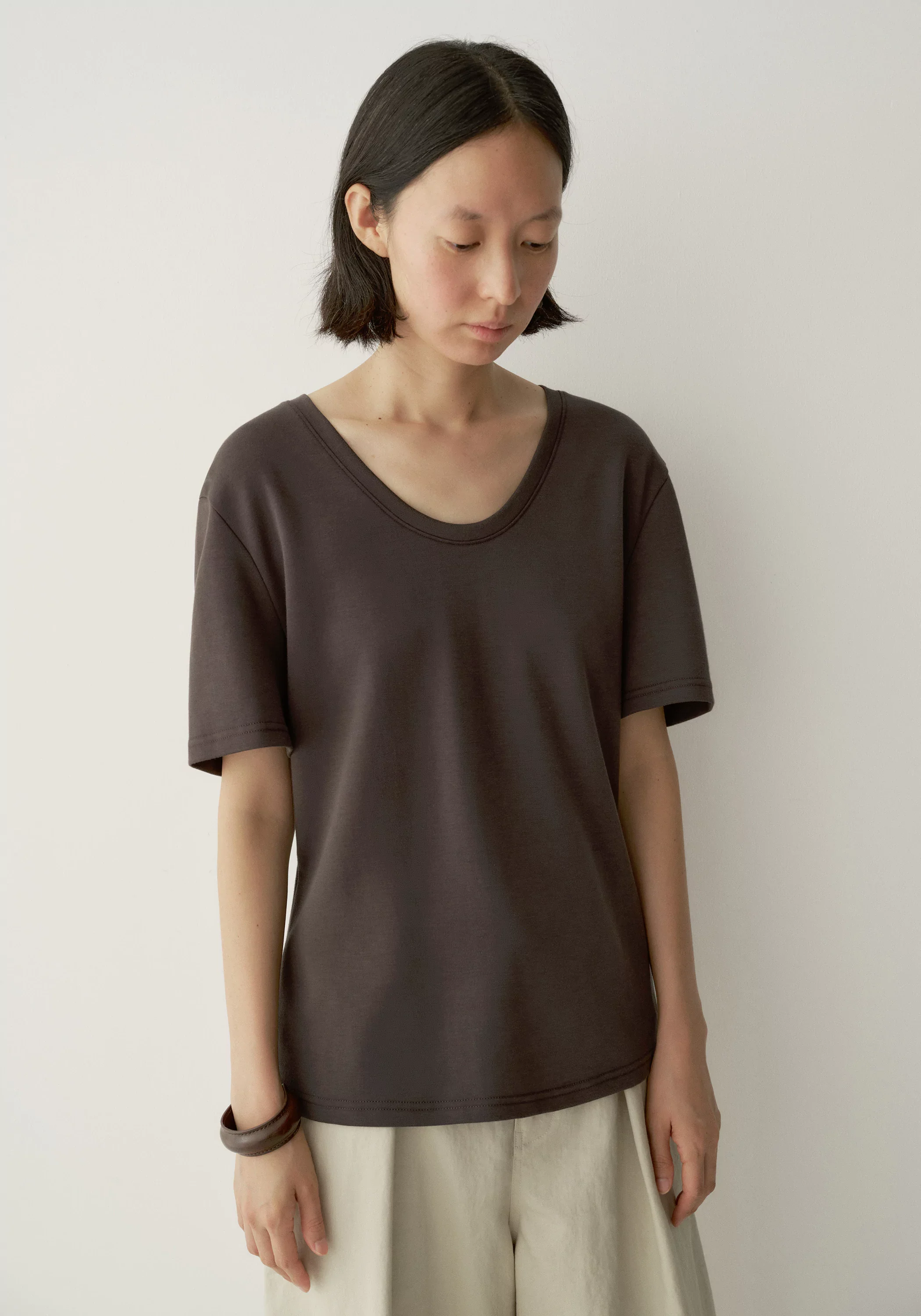 Regular U-neck T-shirt - Image 13