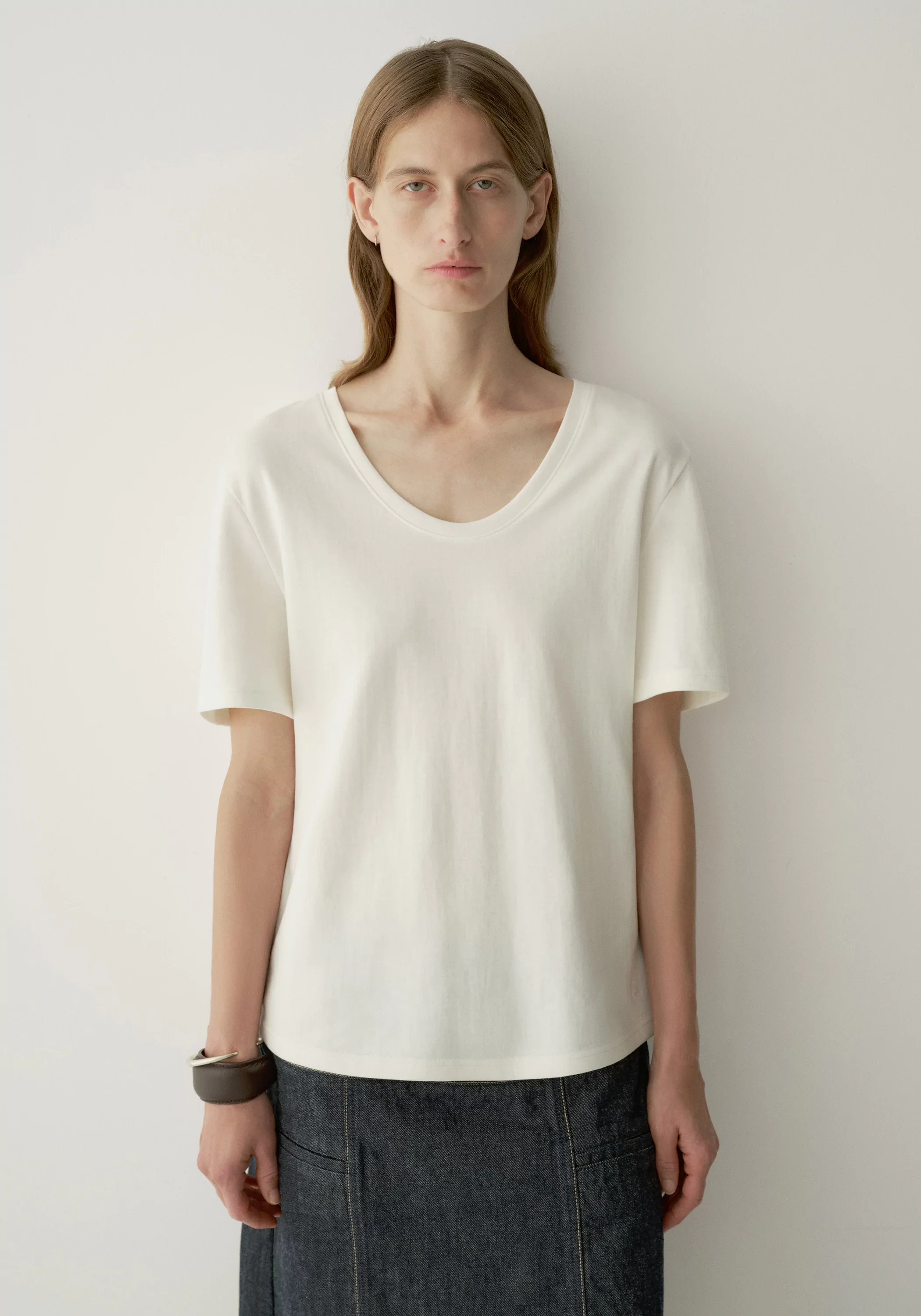 Regular U-neck T-shirt - Image 14