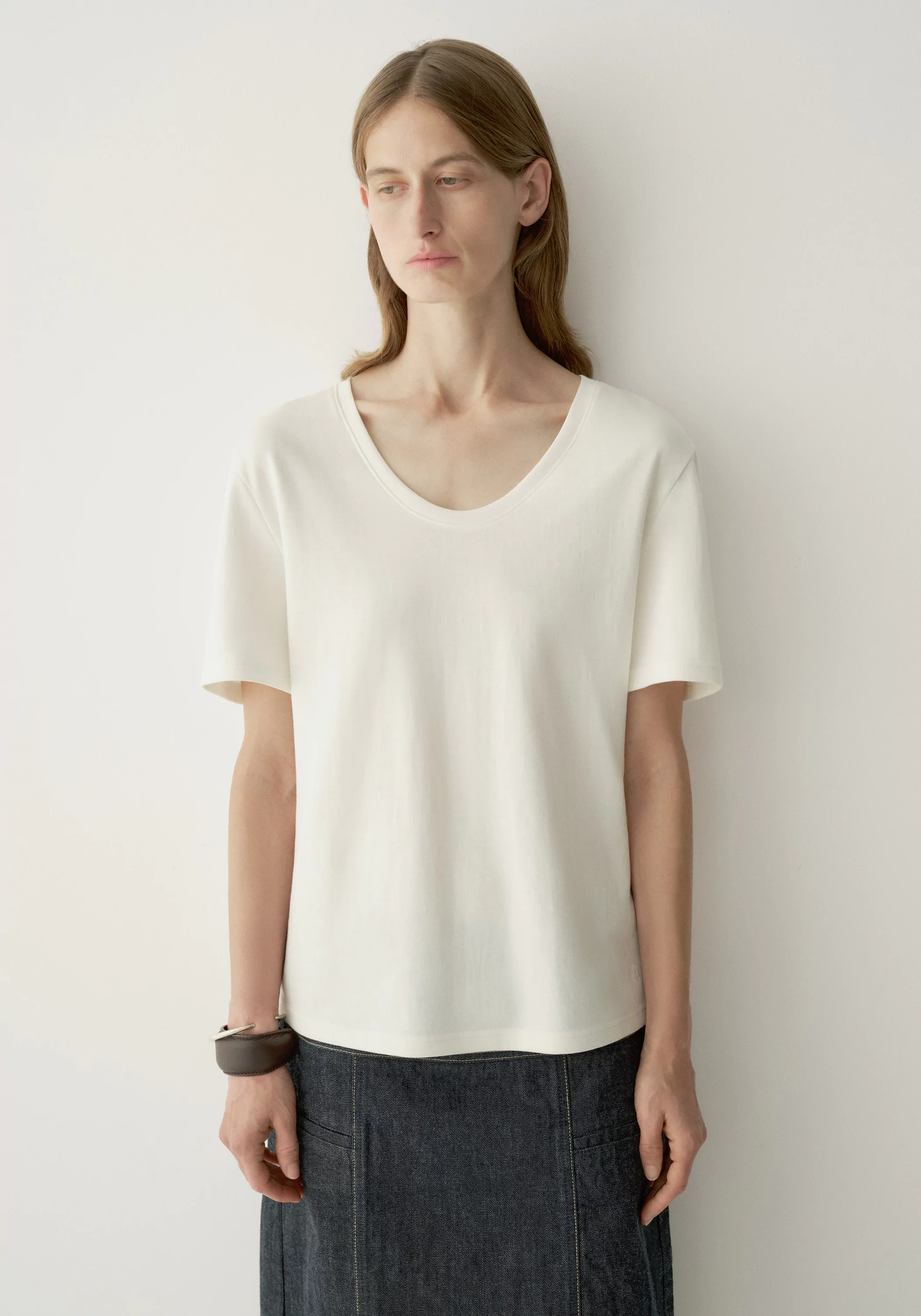 Regular U-neck T-shirt - Image 18