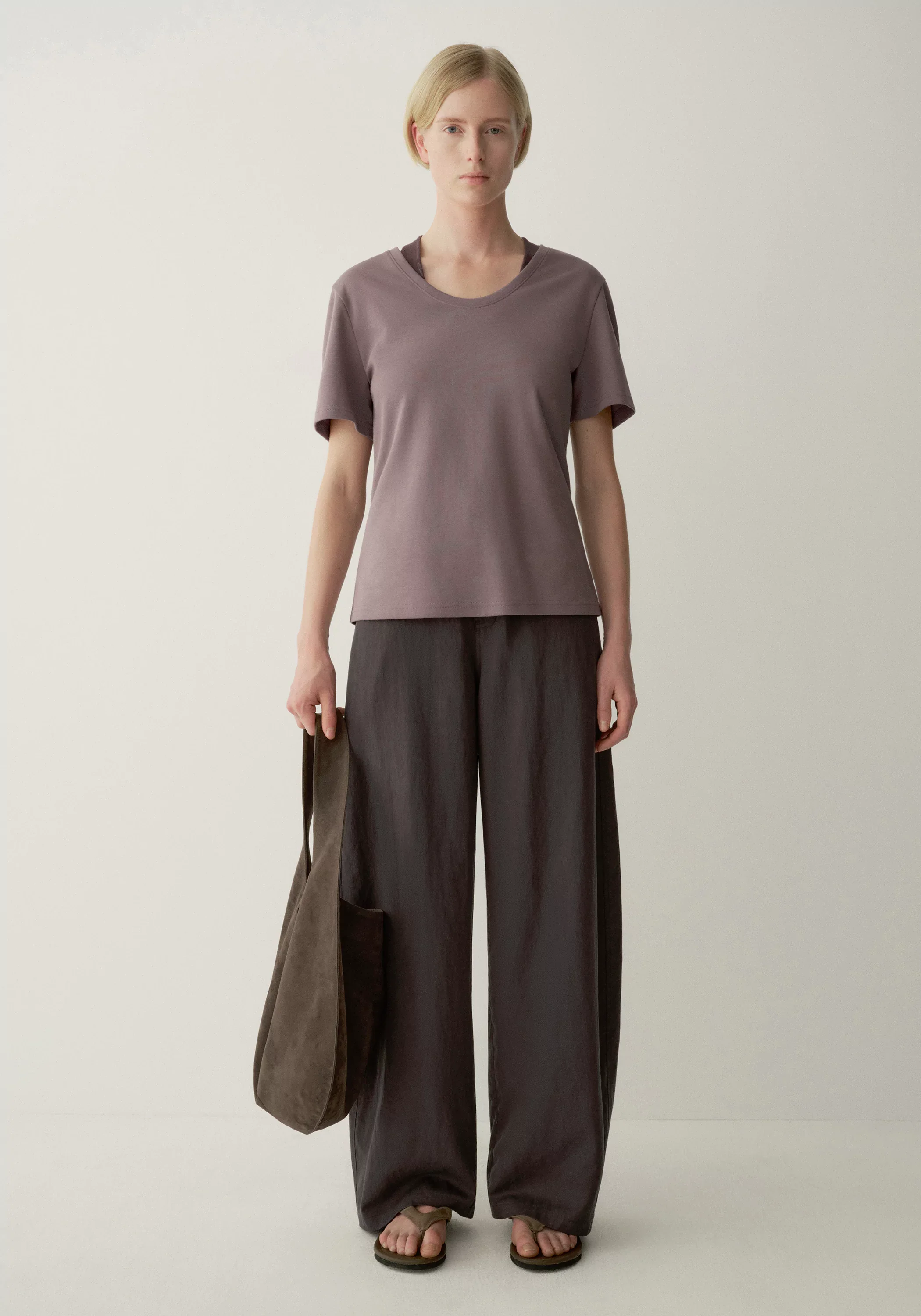 Regular U-neck T-shirt - Image 20
