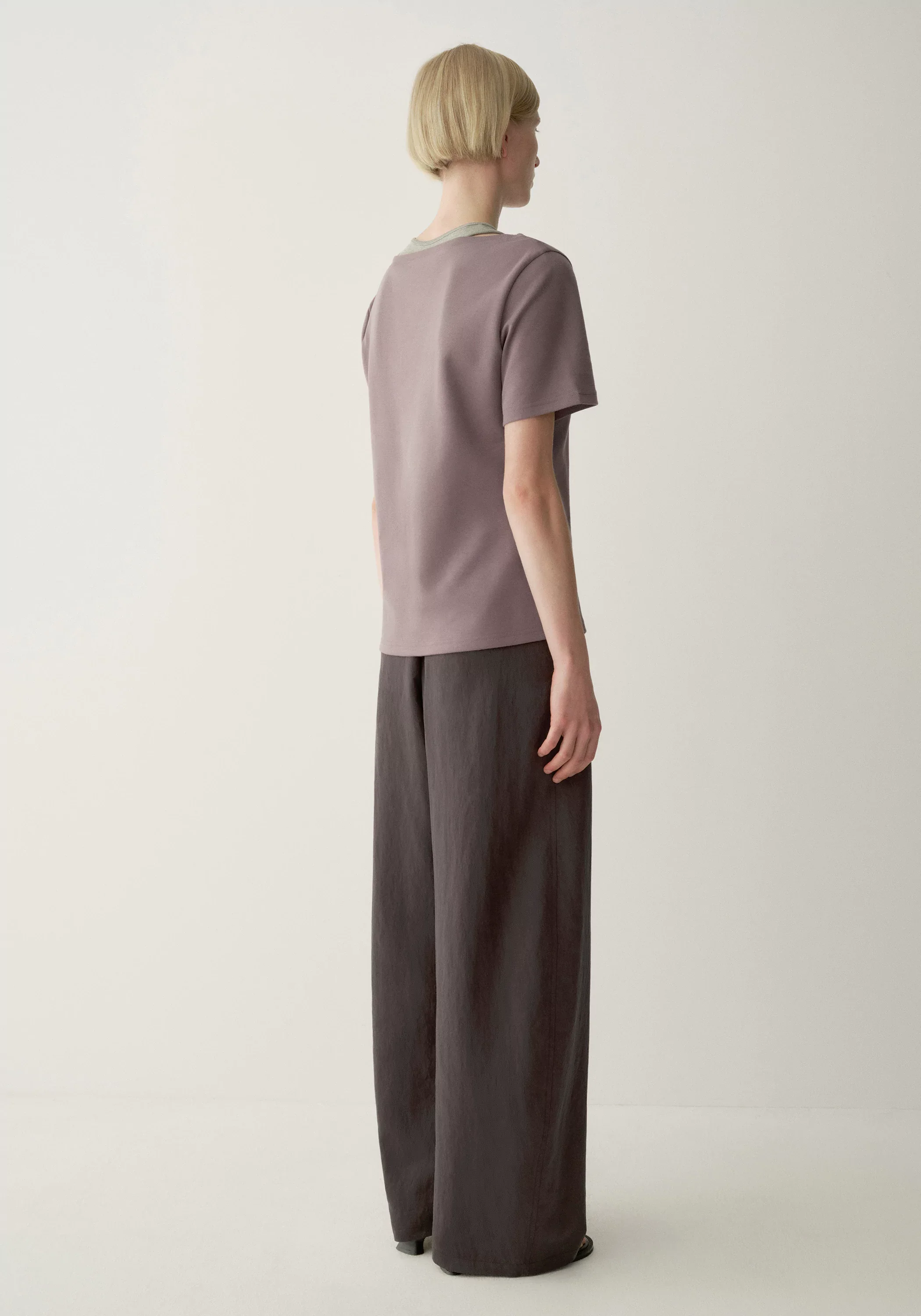 Regular T-shirt - Image 21