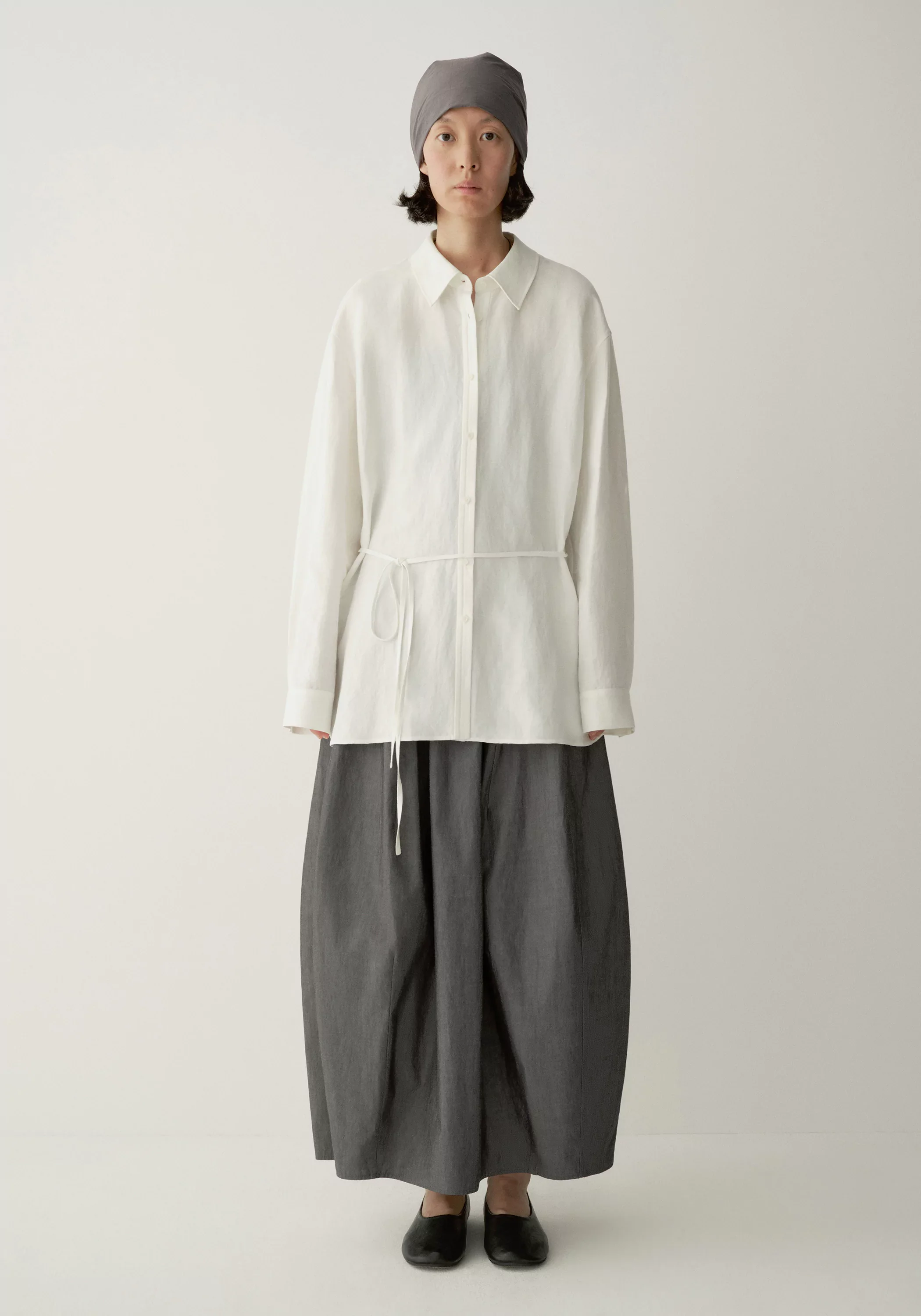 Slim-tie Linen Shirt - Image 11