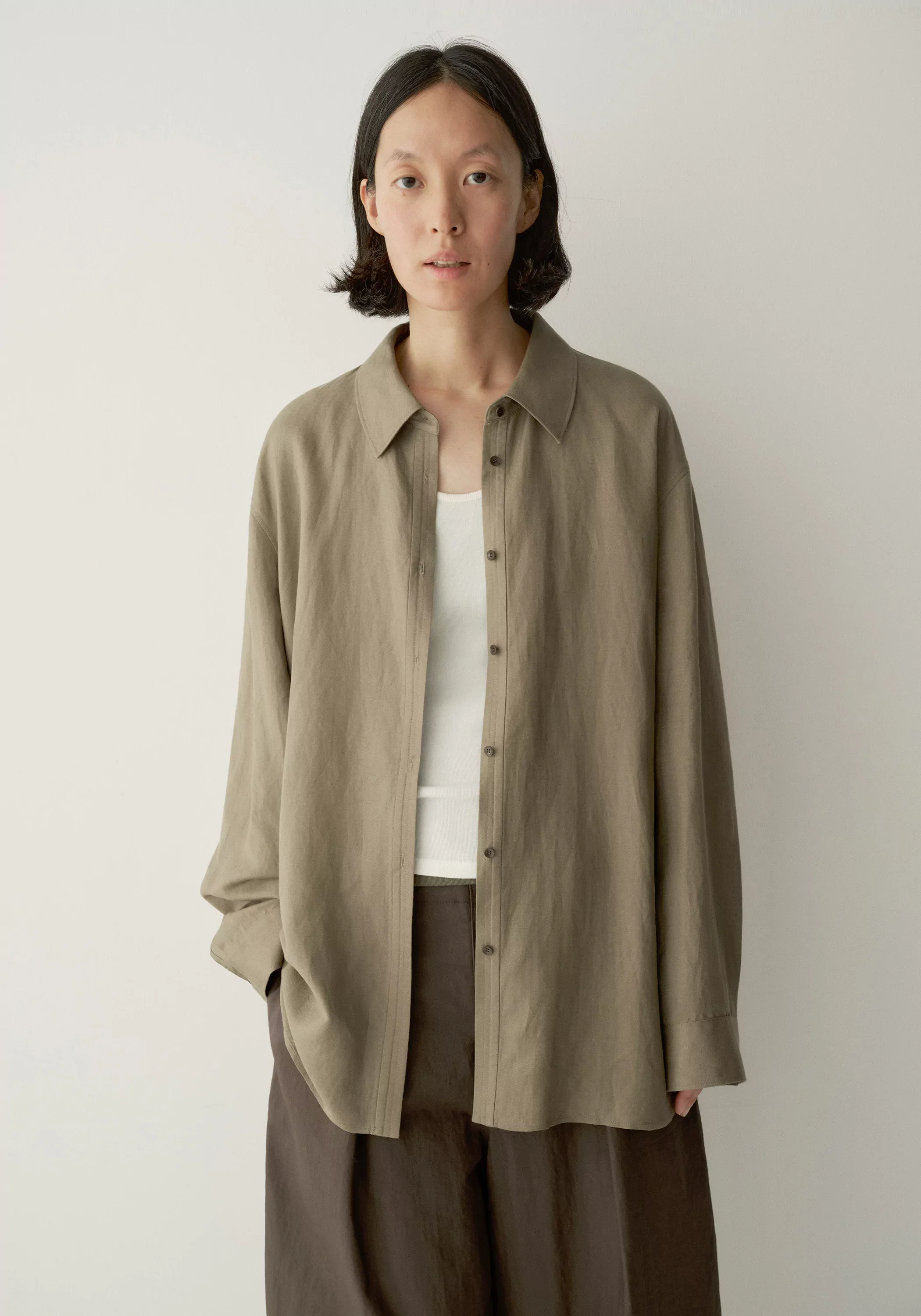 Slim-tie Linen Shirt - Image 9