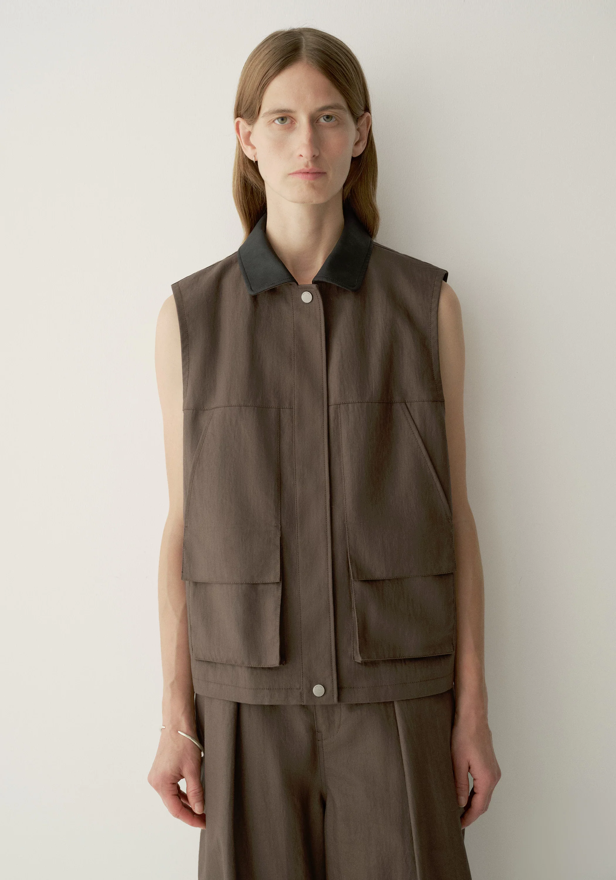 Contrast-collar Coated Vest