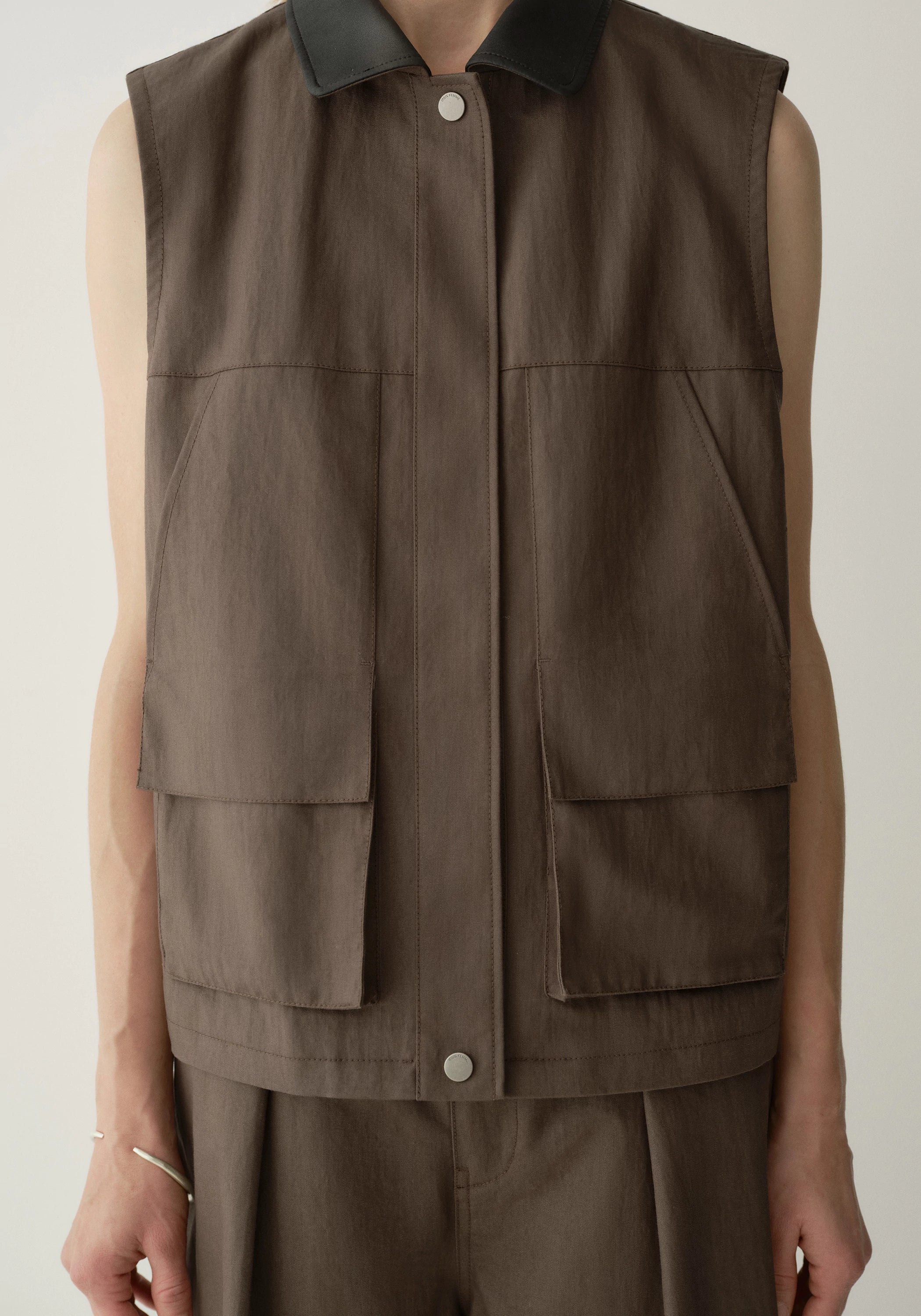 Contrast-collar Coated Vest - Image 15