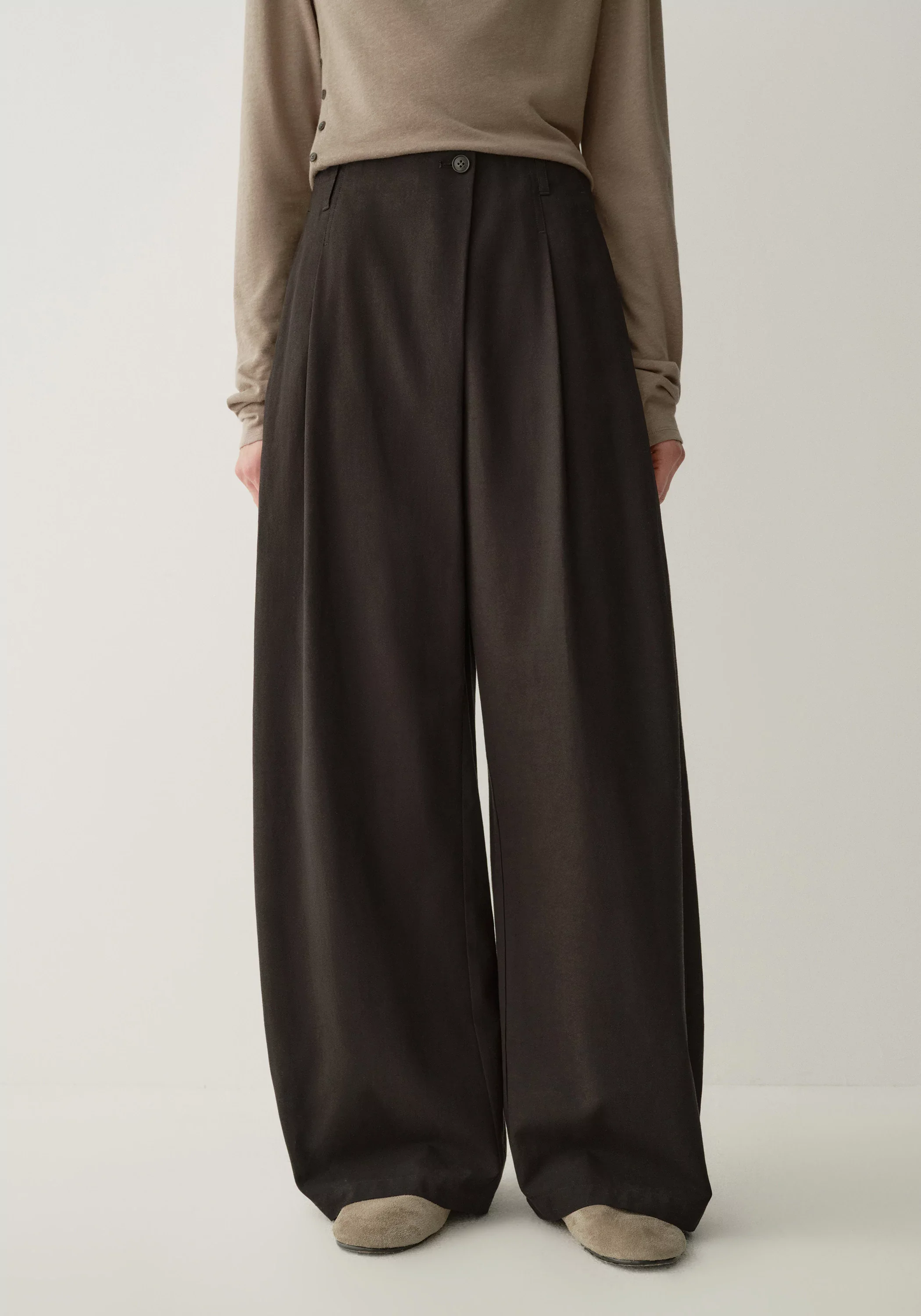 Asymmetric Curved Pants - Image 19