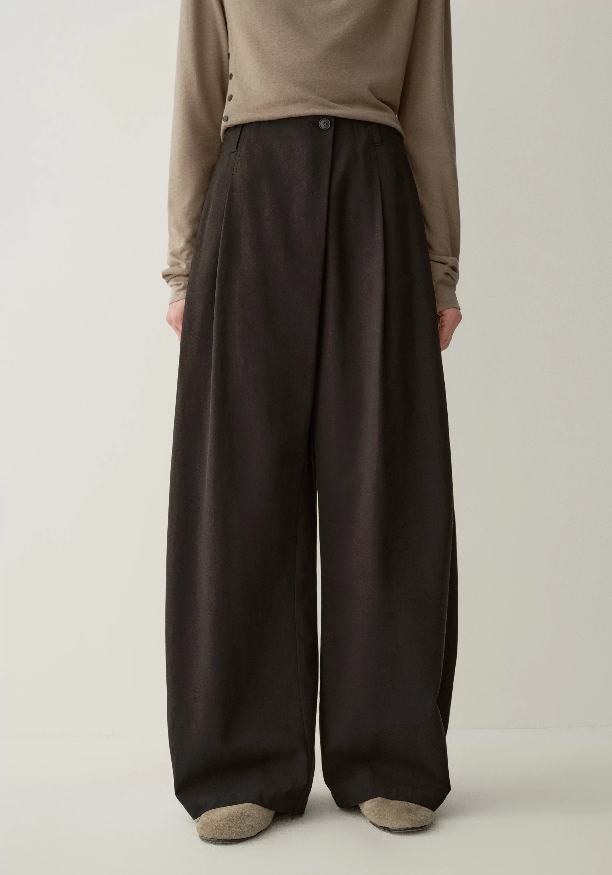 Asymmetric Curved Pants - Image 20