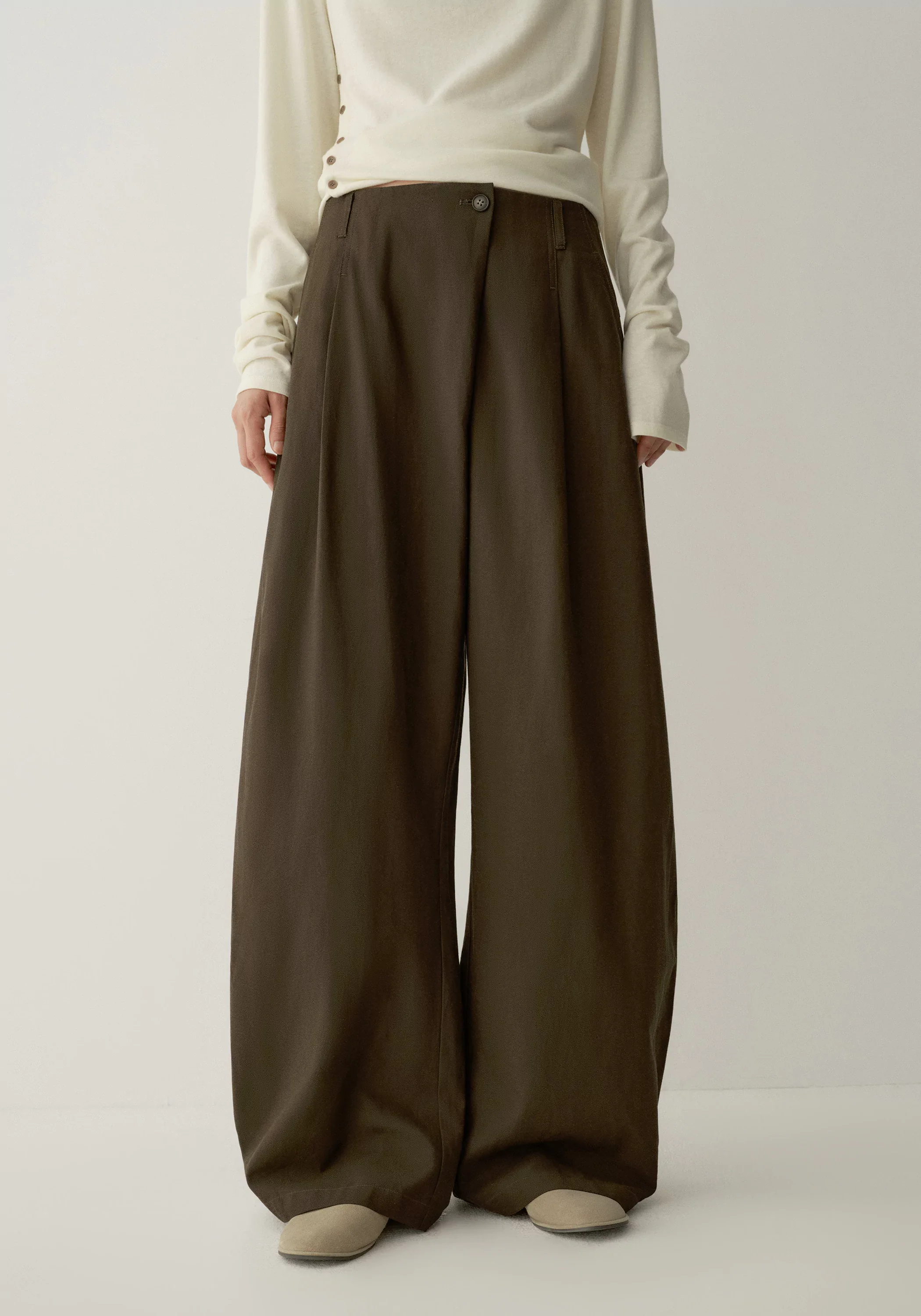 Asymmetric Curved Pants - Image 5