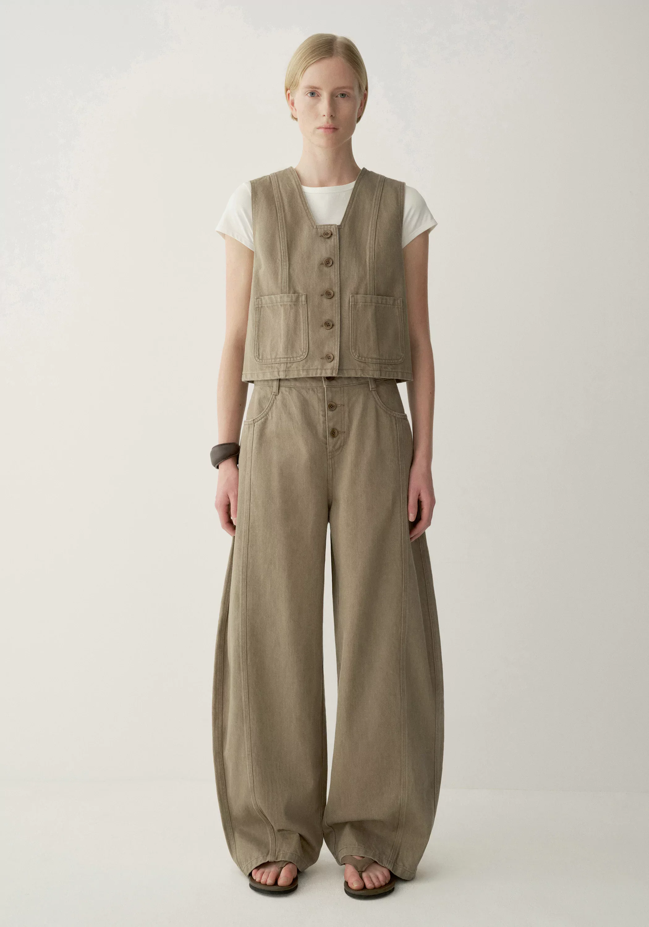 Retro Buttoned Jeans - Image 10