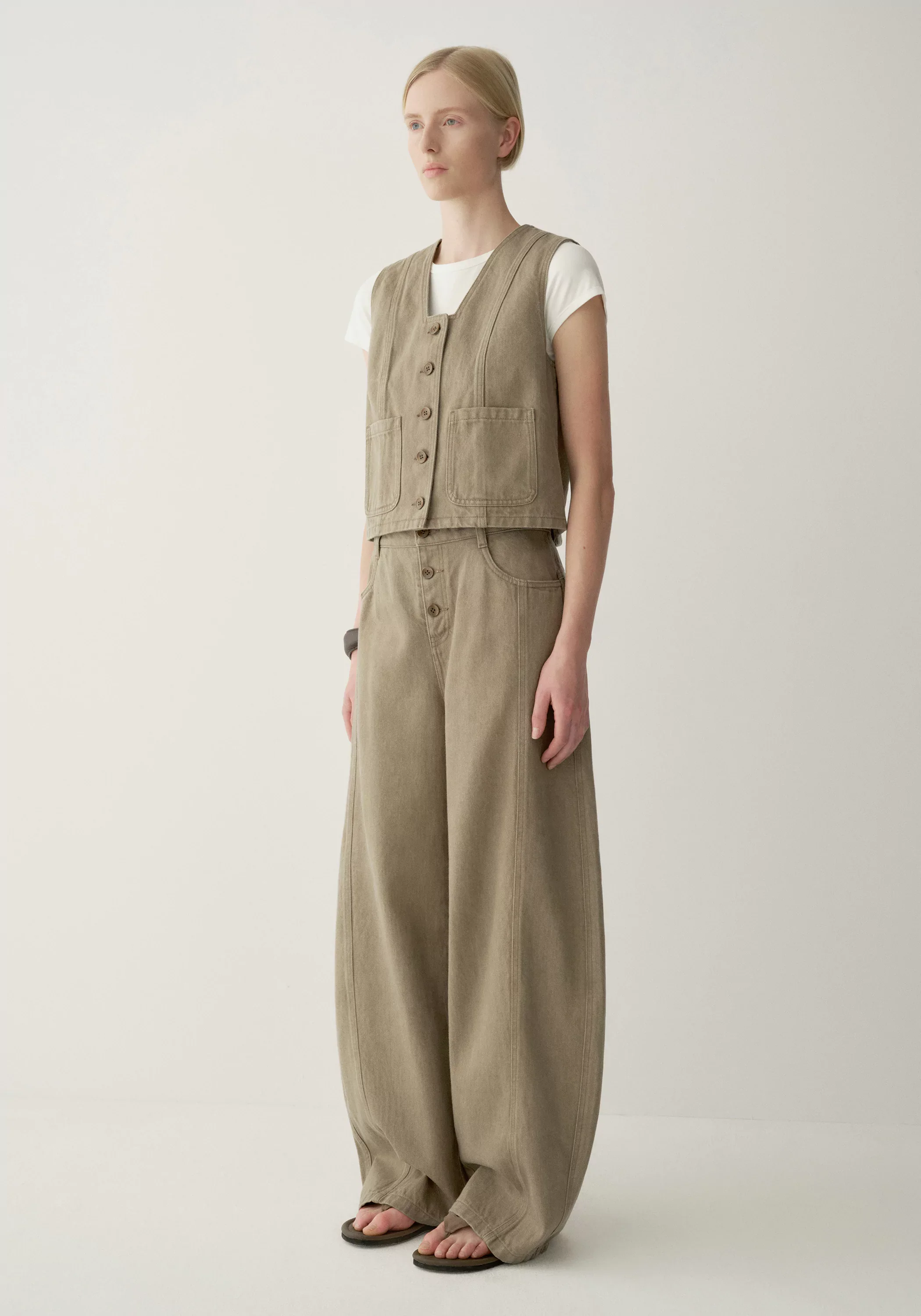 Retro Buttoned Jeans - Image 11