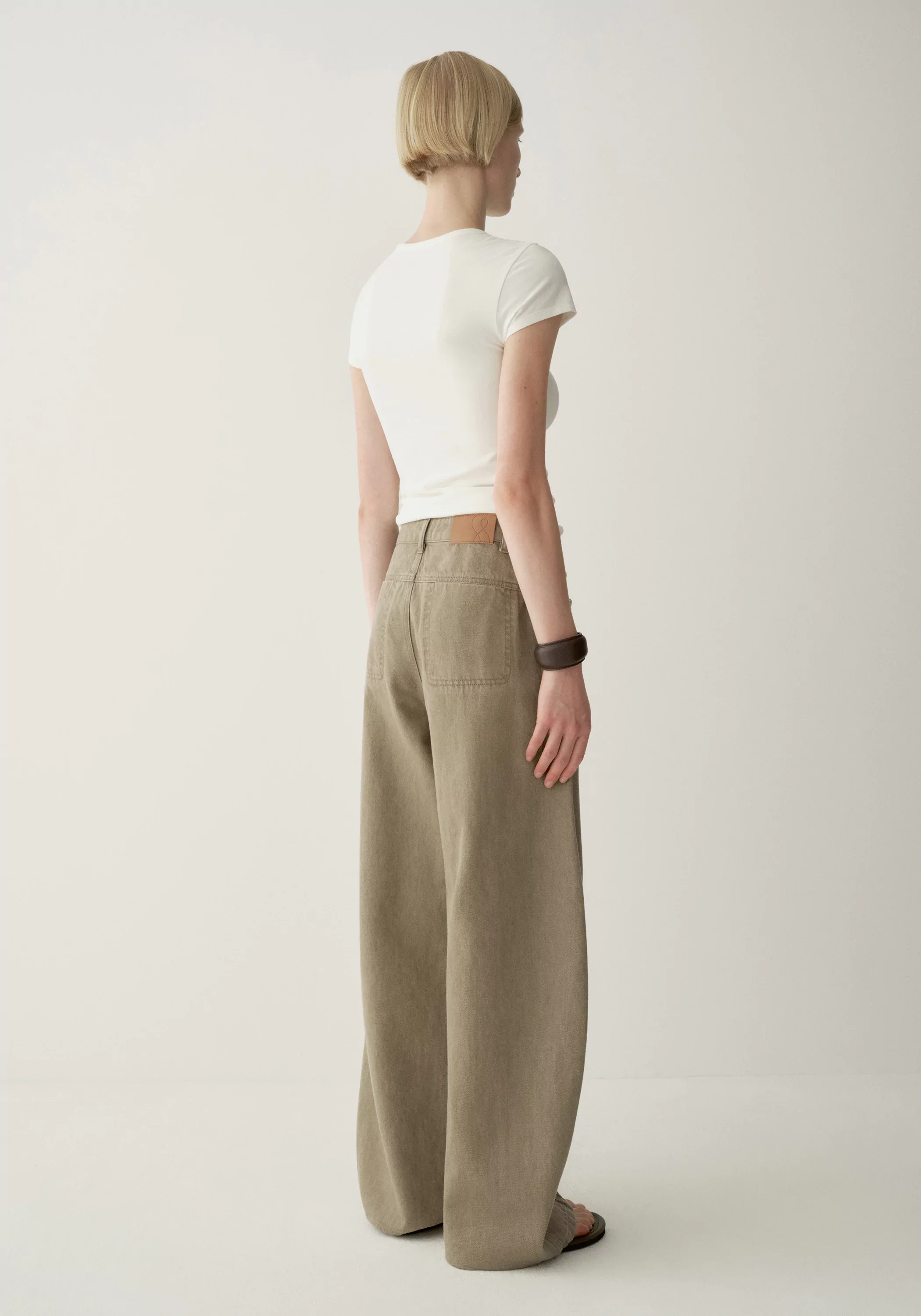 Retro Buttoned Jeans - Image 12