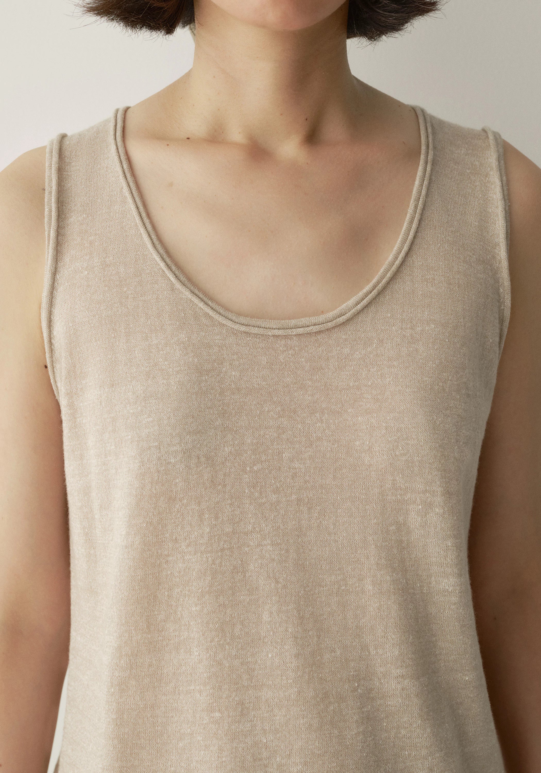 Merino-linen Knit Vest - Image 15