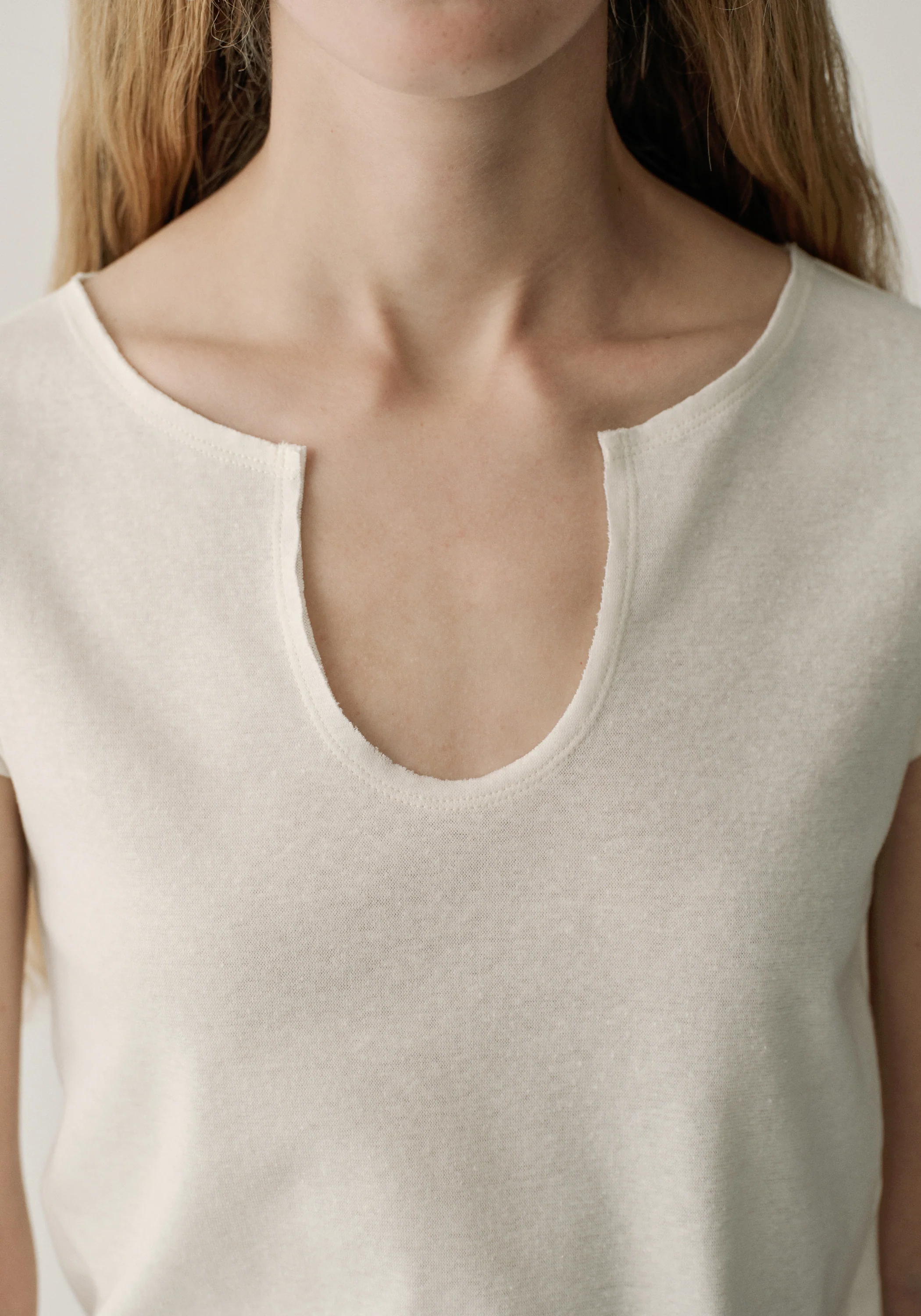 U-neck Knitted T-shirt - Image 17