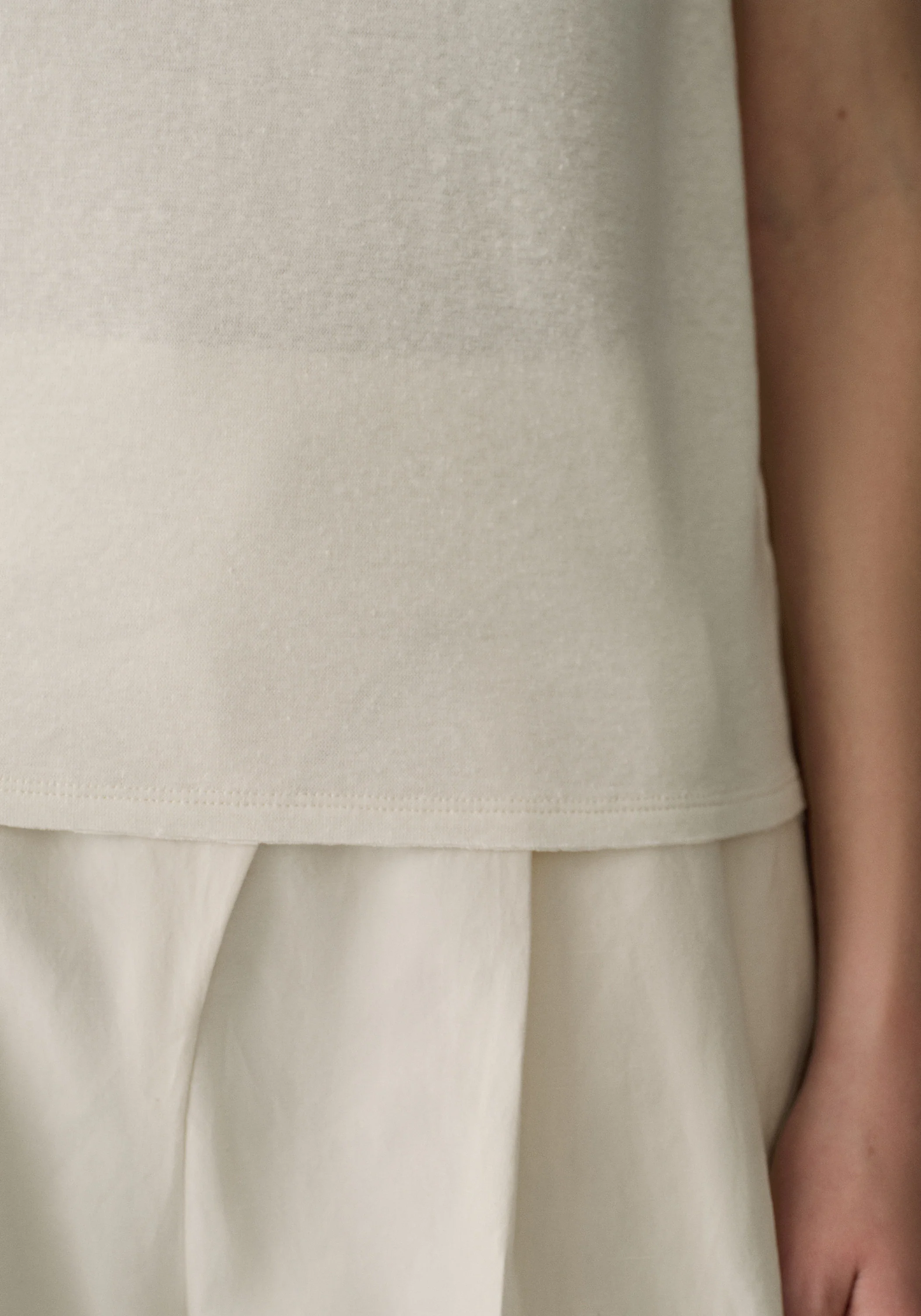 U-neck Knitted T-shirt - Image 19