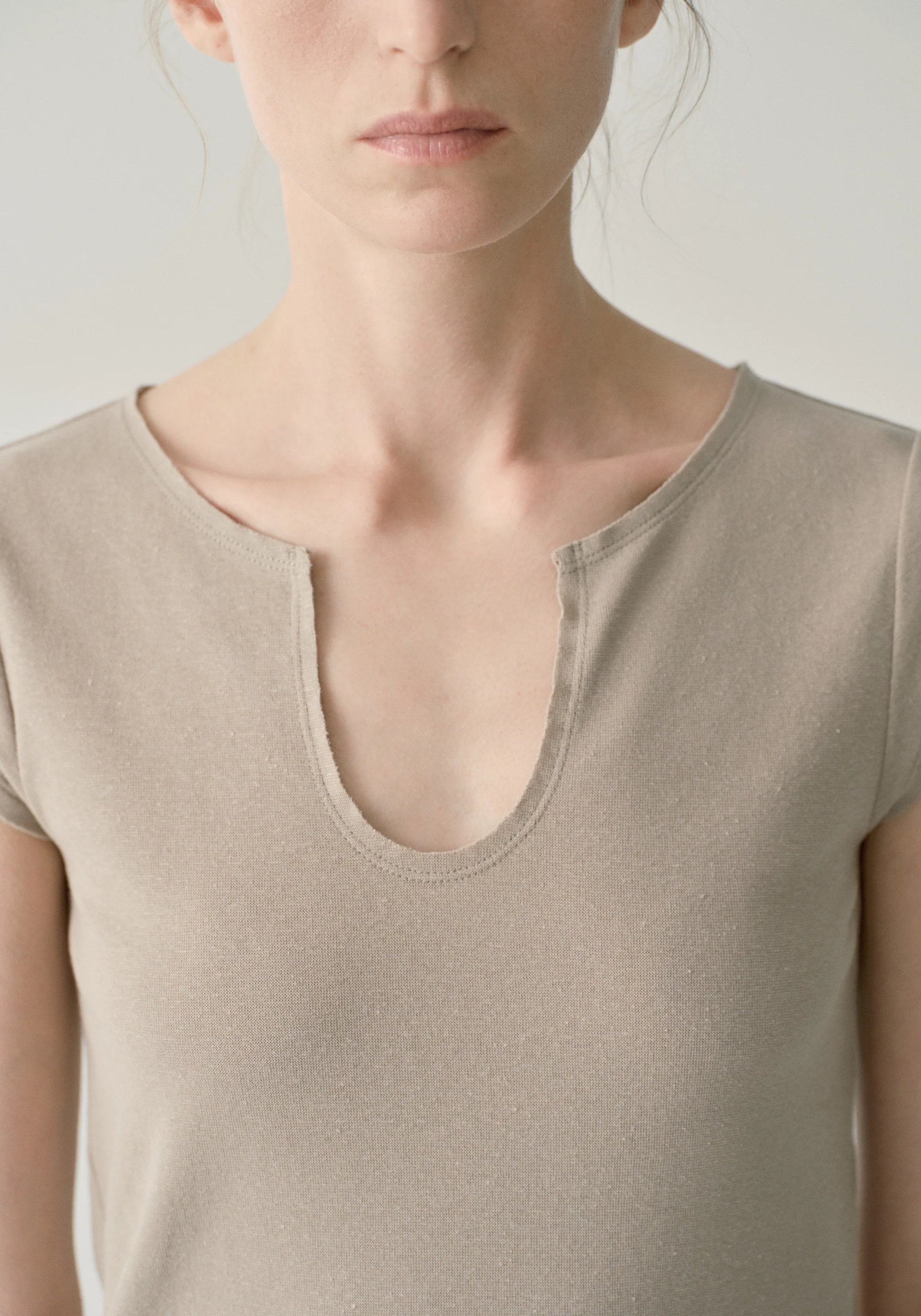 U-neck Knitted T-shirt - Image 25