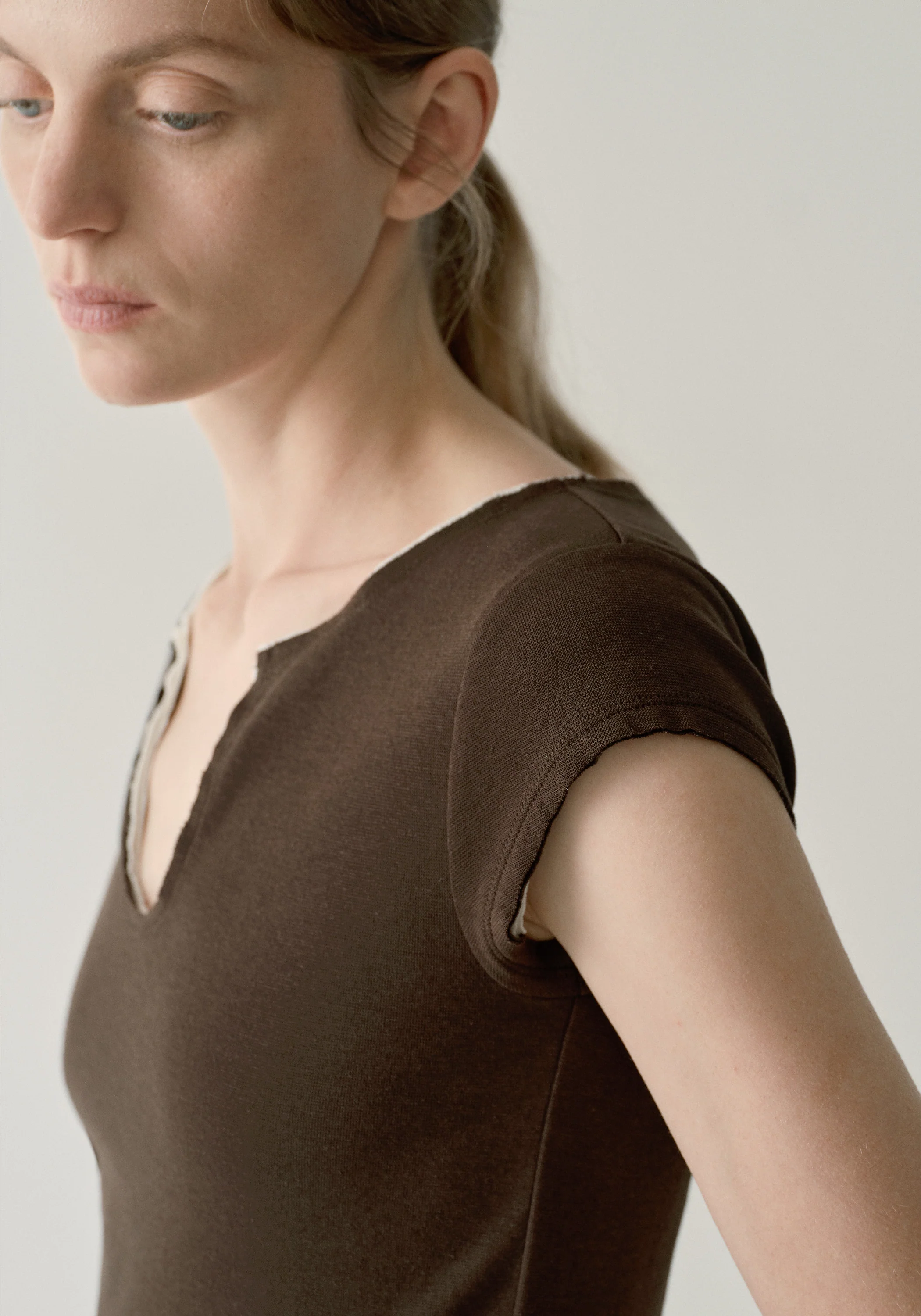 U-neck Knitted T-shirt - Image 8