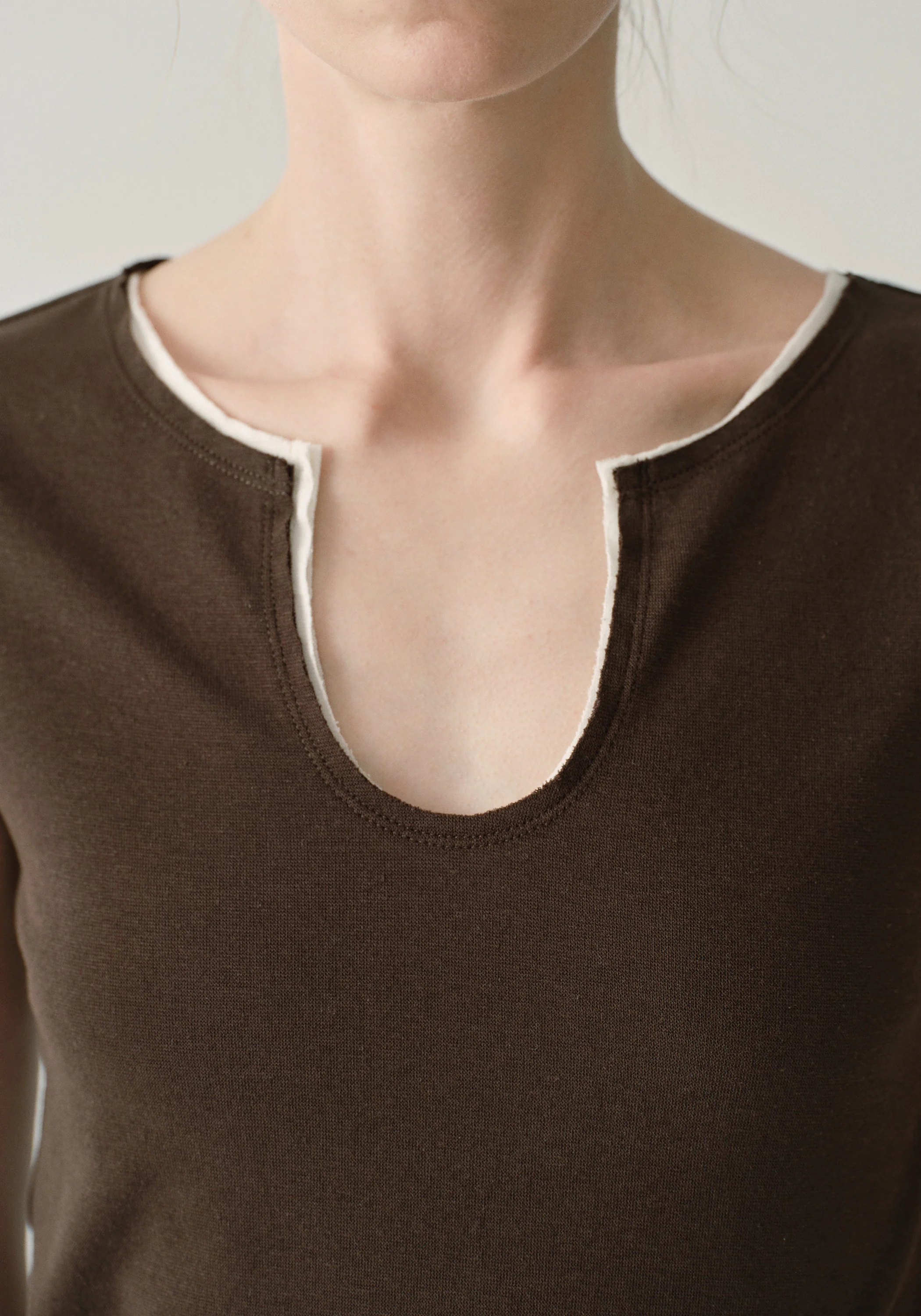 U-neck Knitted T-shirt - Image 9