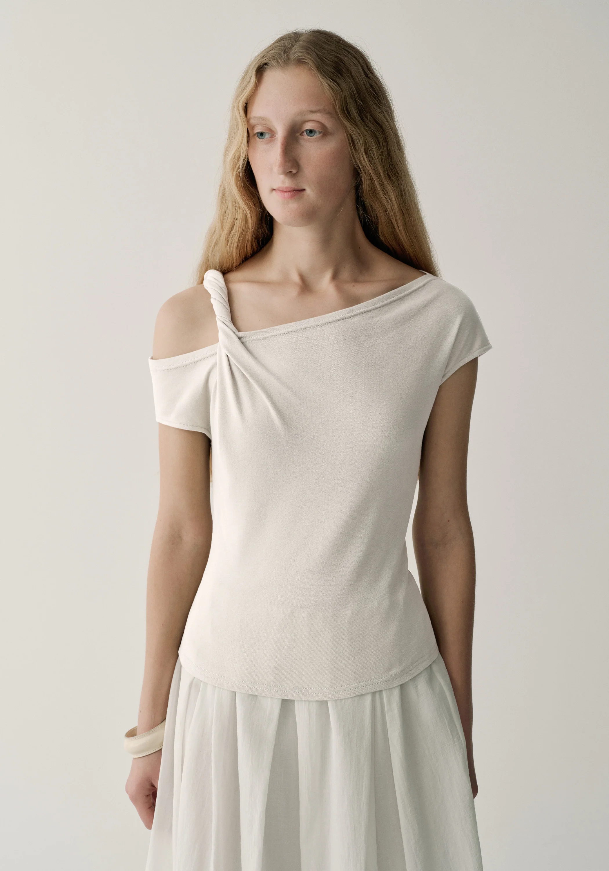 One-shoulder Twist Rib T-shirt - Image 17