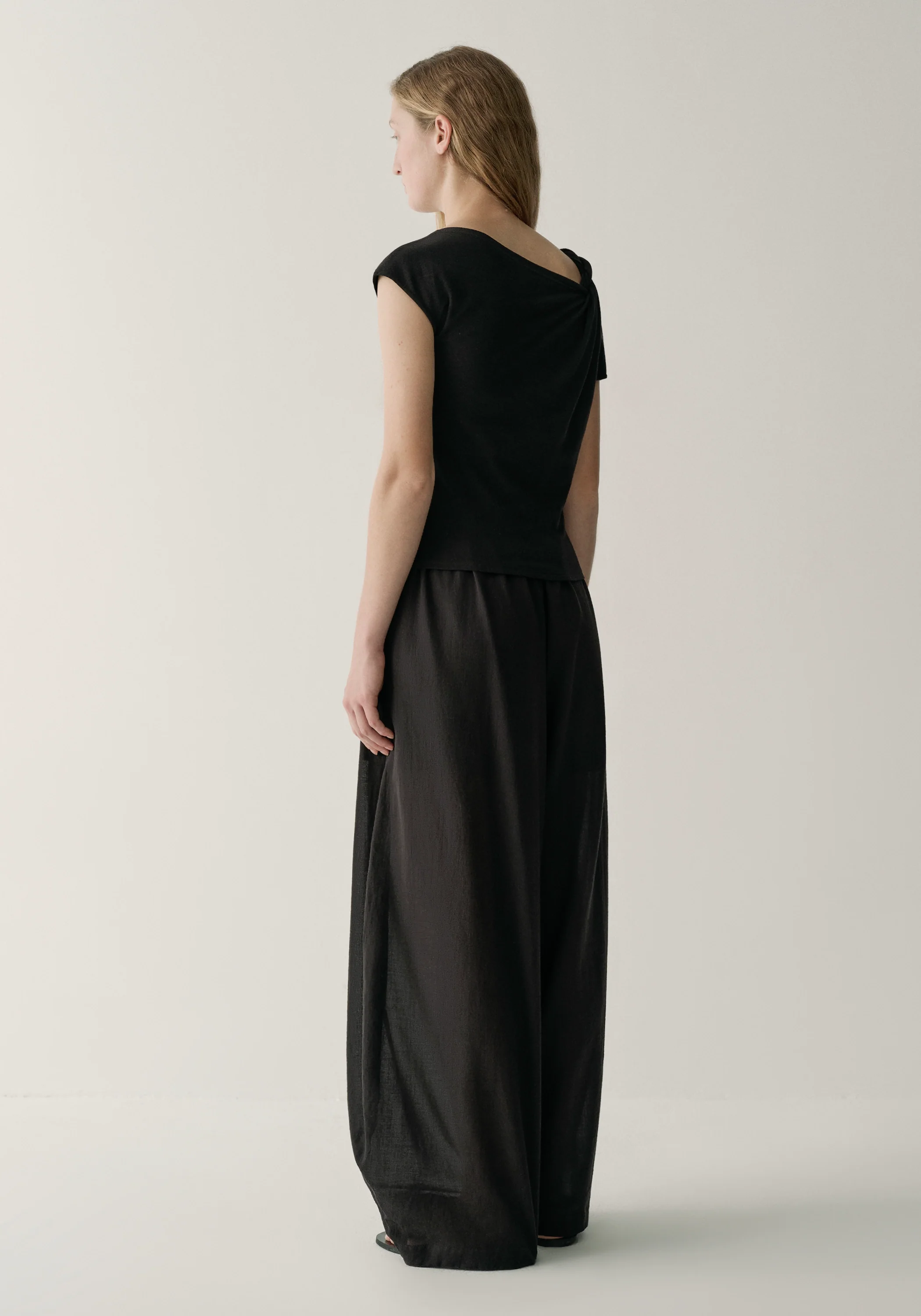One-shoulder Twist Rib T-shirt - Image 4