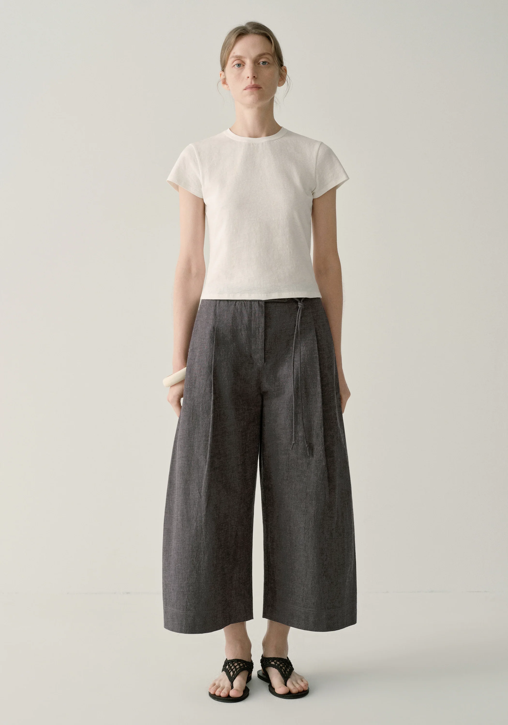 Cap-sleeved T-shirt - Image 17