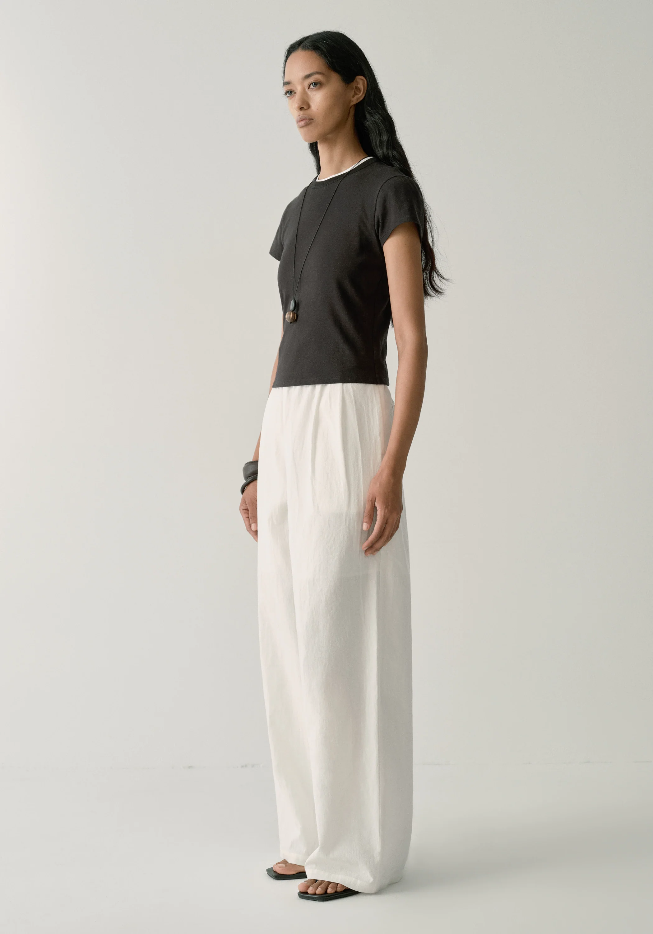 Cap-sleeved T-shirt - Image 28