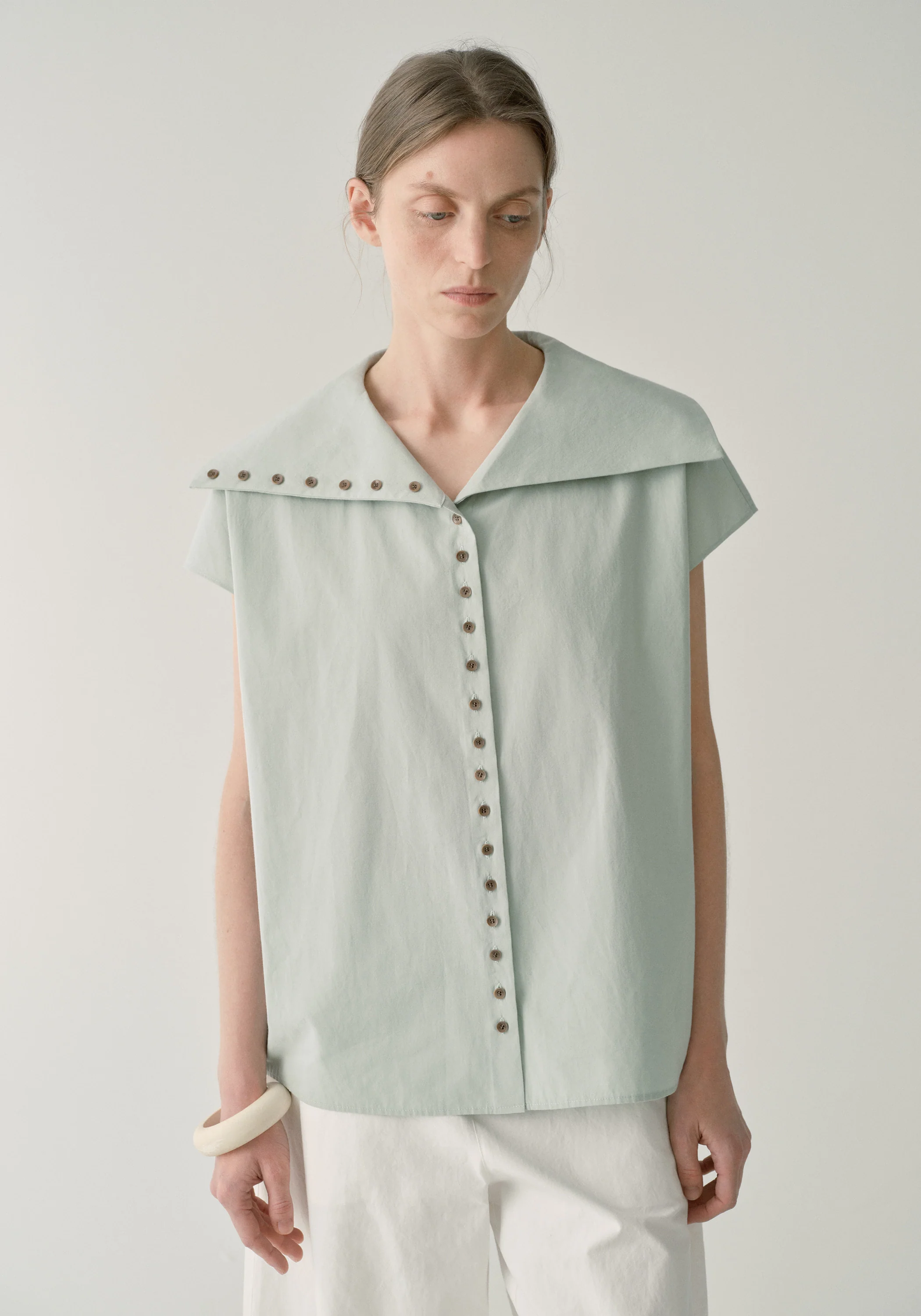 Wide-collar Buttoned Top - Image 10