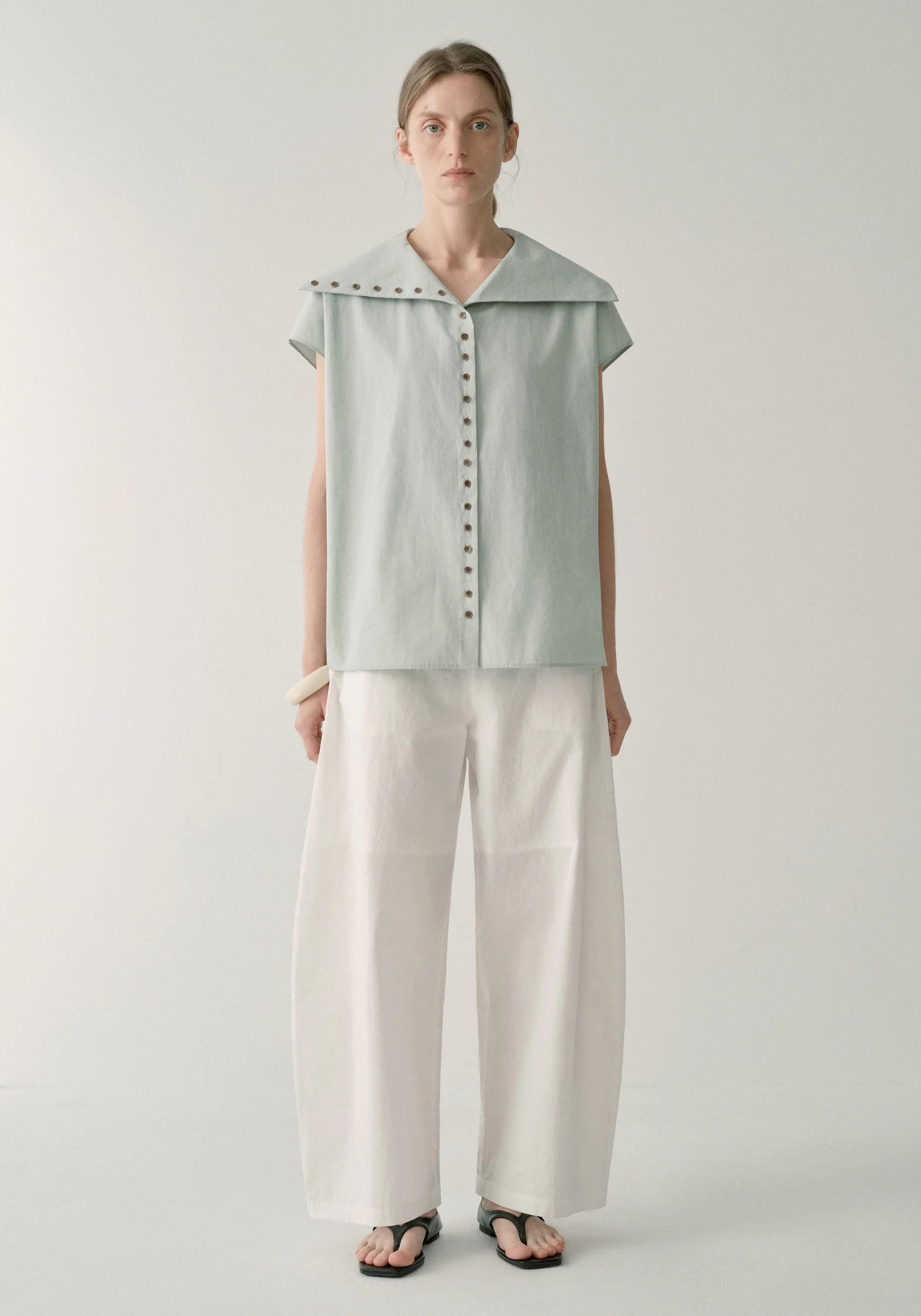 Wide-collar Buttoned Top - Image 11