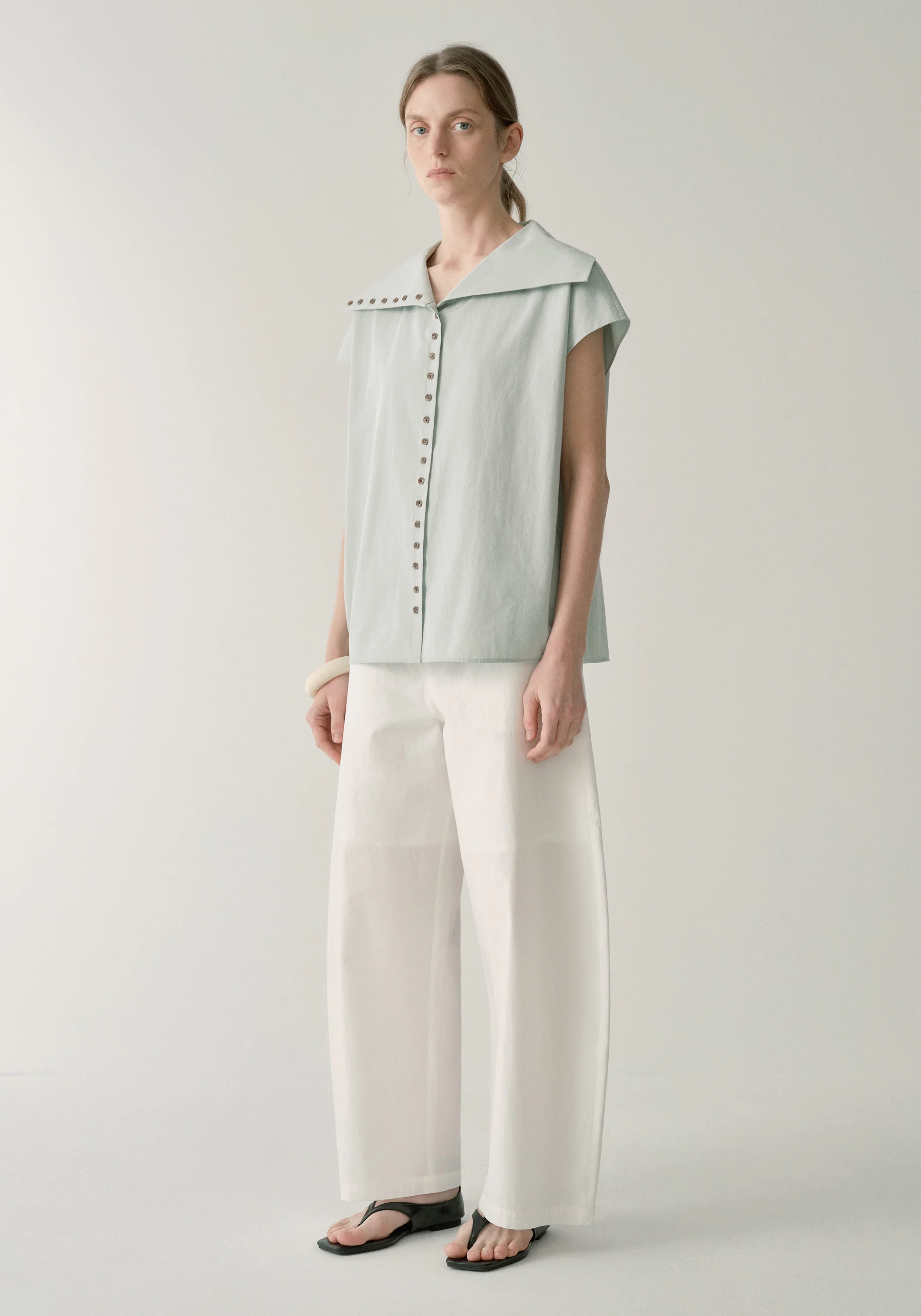 Wide-collar Buttoned Top - Image 12