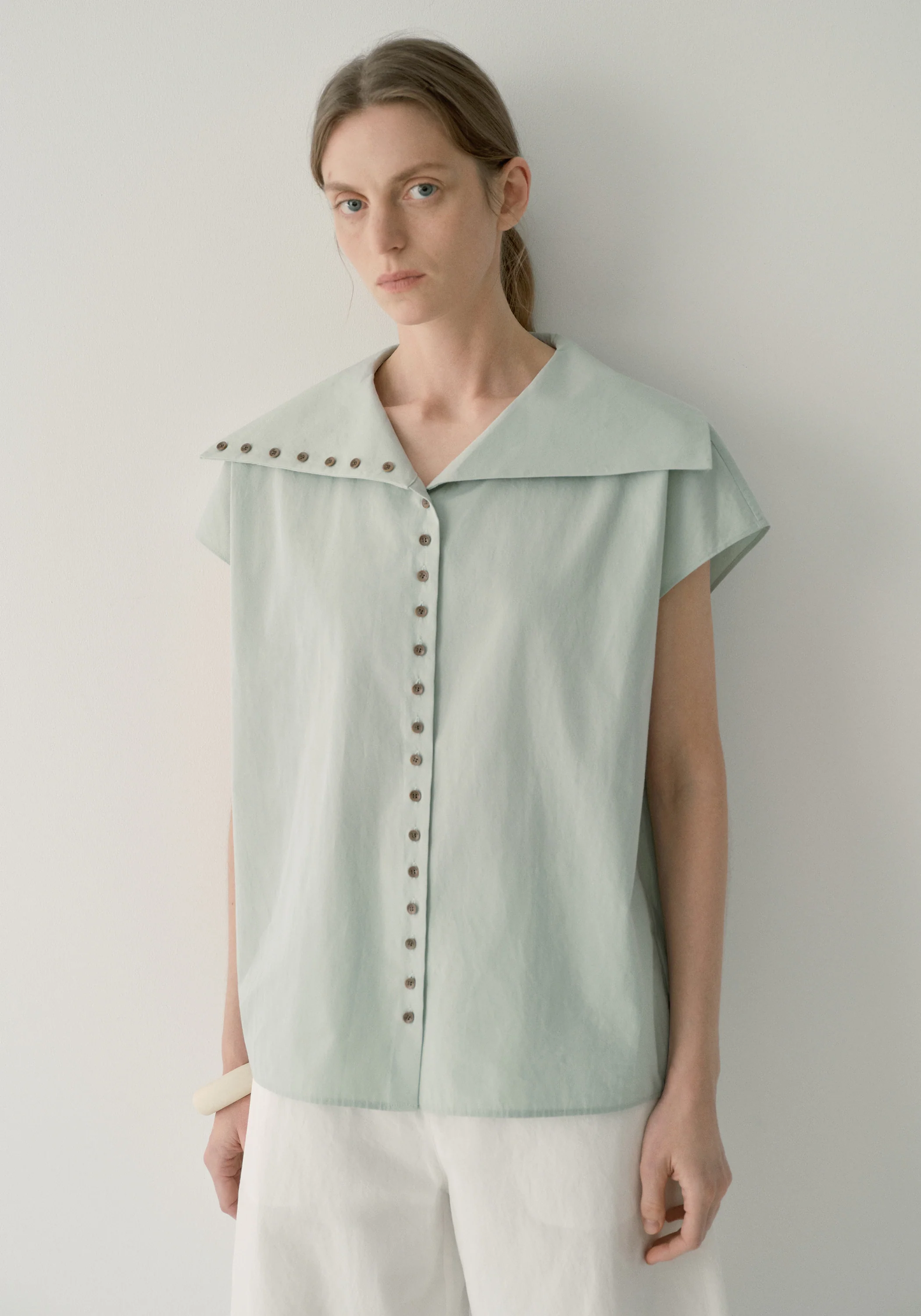 Wide-collar Buttoned Top - Image 14