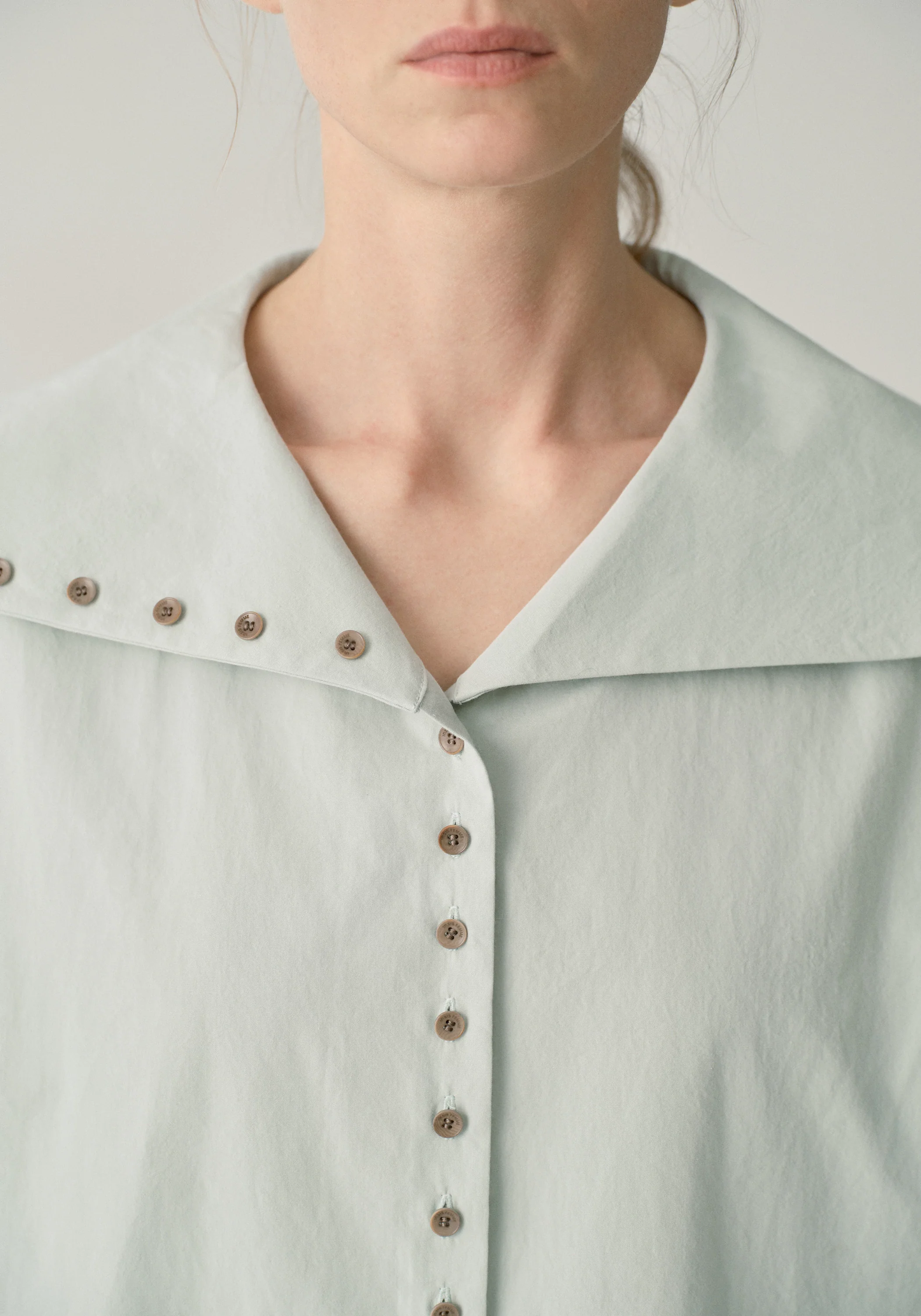 Wide-collar Buttoned Top - Image 15